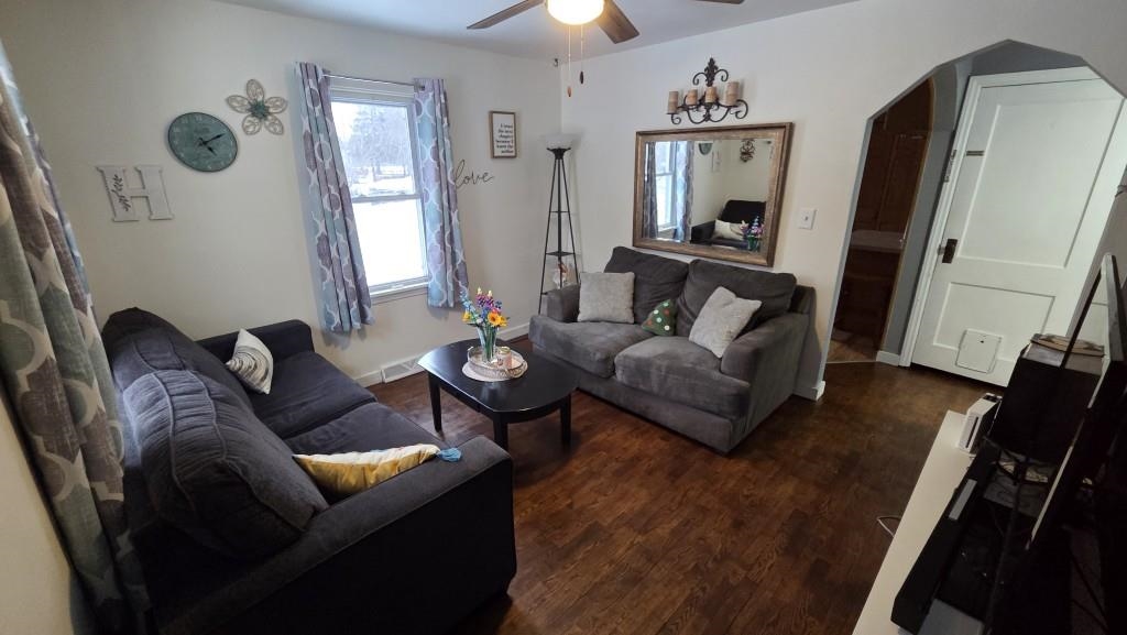 821 S 9TH AVENUE, Wausau, Wisconsin 54401, 3 Bedrooms Bedrooms, ,1 BathroomBathrooms,Residential,For Sale,821 S 9TH AVENUE,22600453