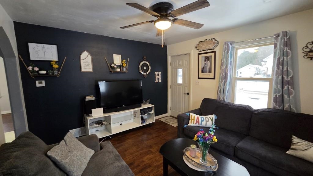 821 S 9TH AVENUE, Wausau, Wisconsin 54401, 3 Bedrooms Bedrooms, ,1 BathroomBathrooms,Residential,For Sale,821 S 9TH AVENUE,22600453