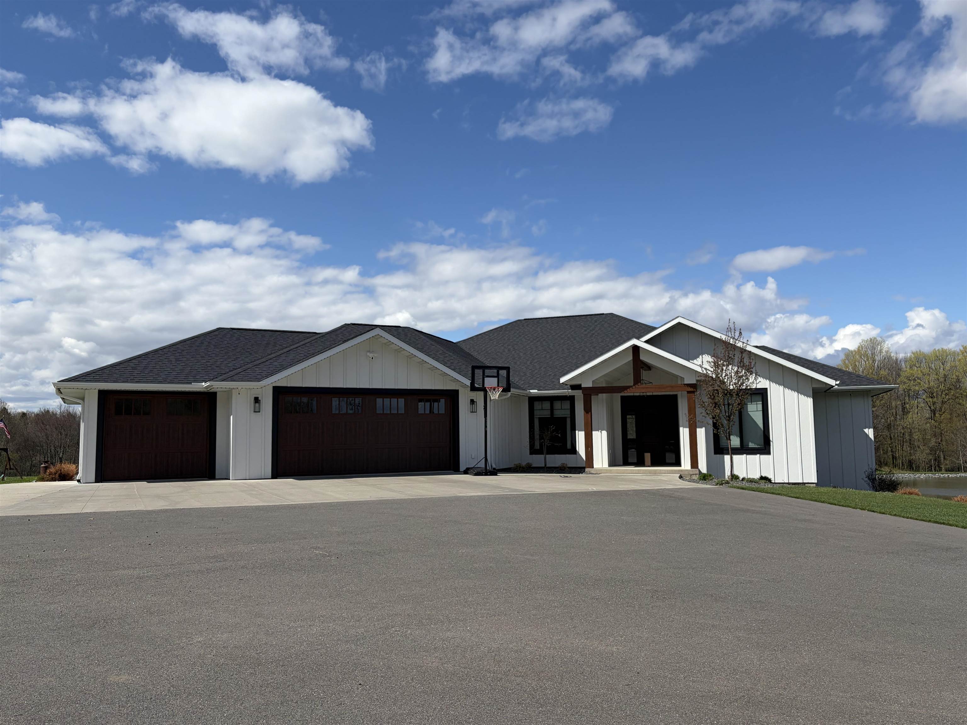 212508 STURM ROAD, Stratford, Wisconsin 54484, 5 Bedrooms Bedrooms, ,3 BathroomsBathrooms,Residential,For Sale,212508 STURM ROAD,22600454