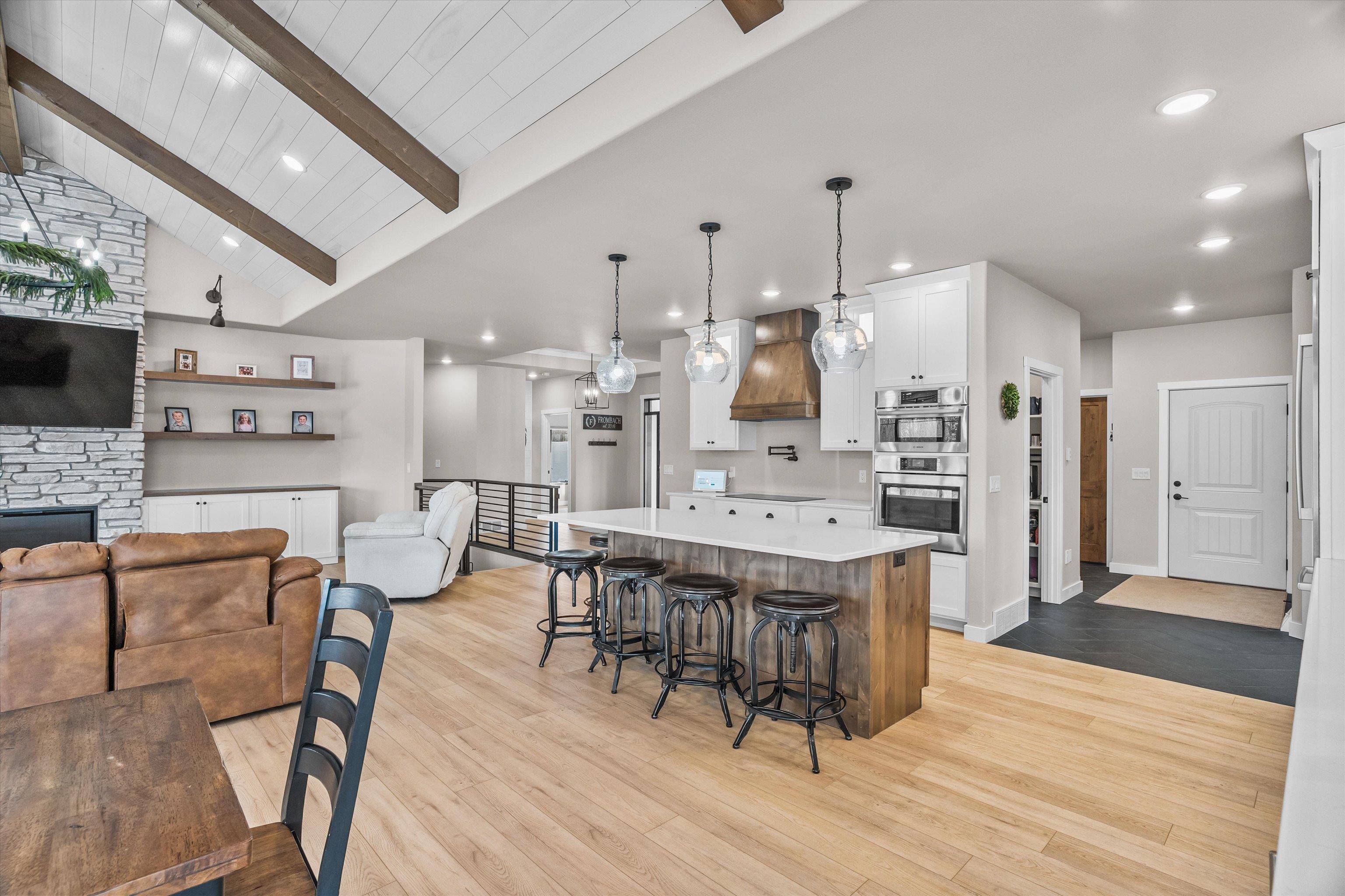 212508 STURM ROAD, Stratford, Wisconsin 54484, 5 Bedrooms Bedrooms, ,3 BathroomsBathrooms,Residential,For Sale,212508 STURM ROAD,22600454