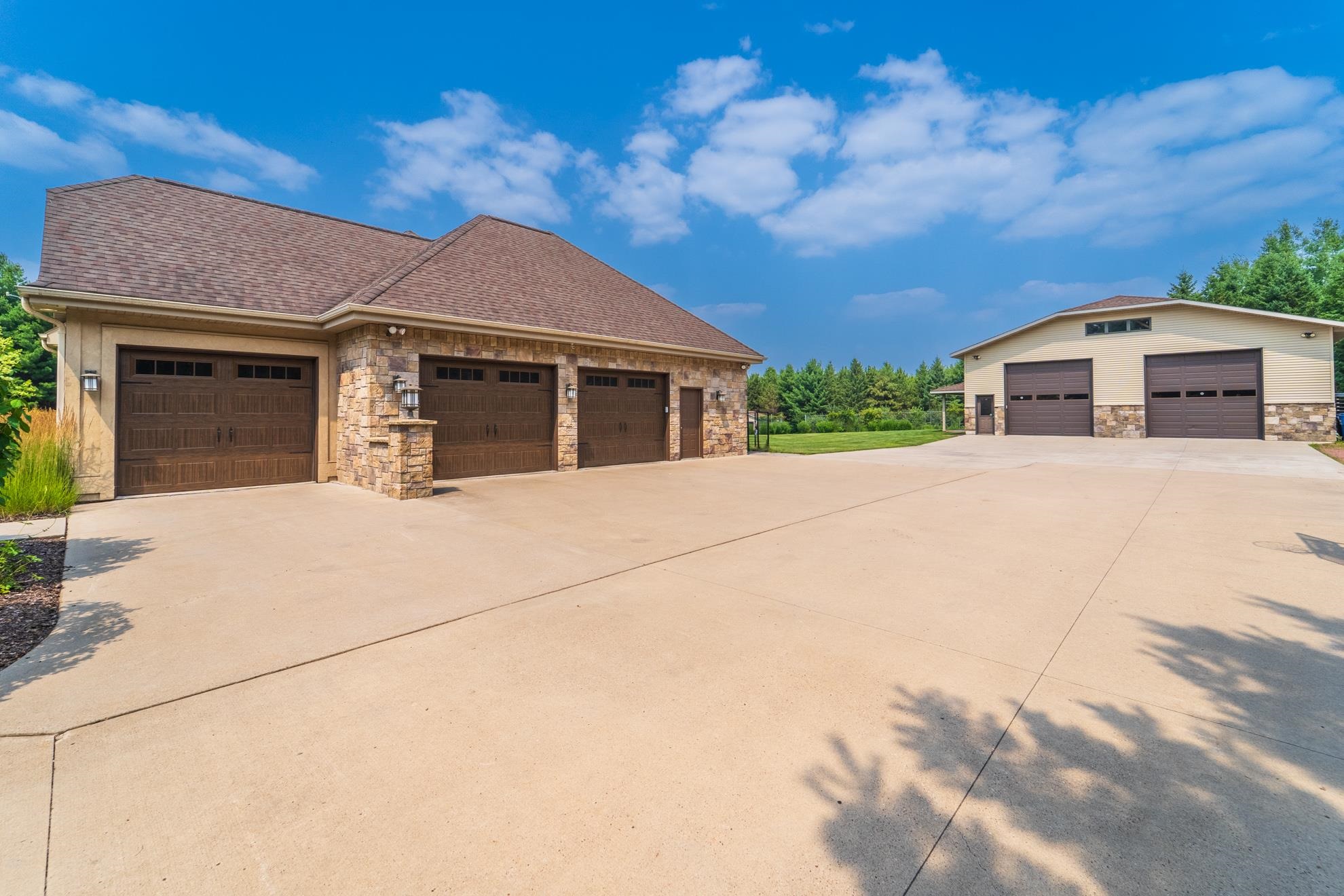 1800 DESERT DRIVE, Wausau, Wisconsin 54401, 4 Bedrooms Bedrooms, ,3 BathroomsBathrooms,Residential,For Sale,1800 DESERT DRIVE,22600458