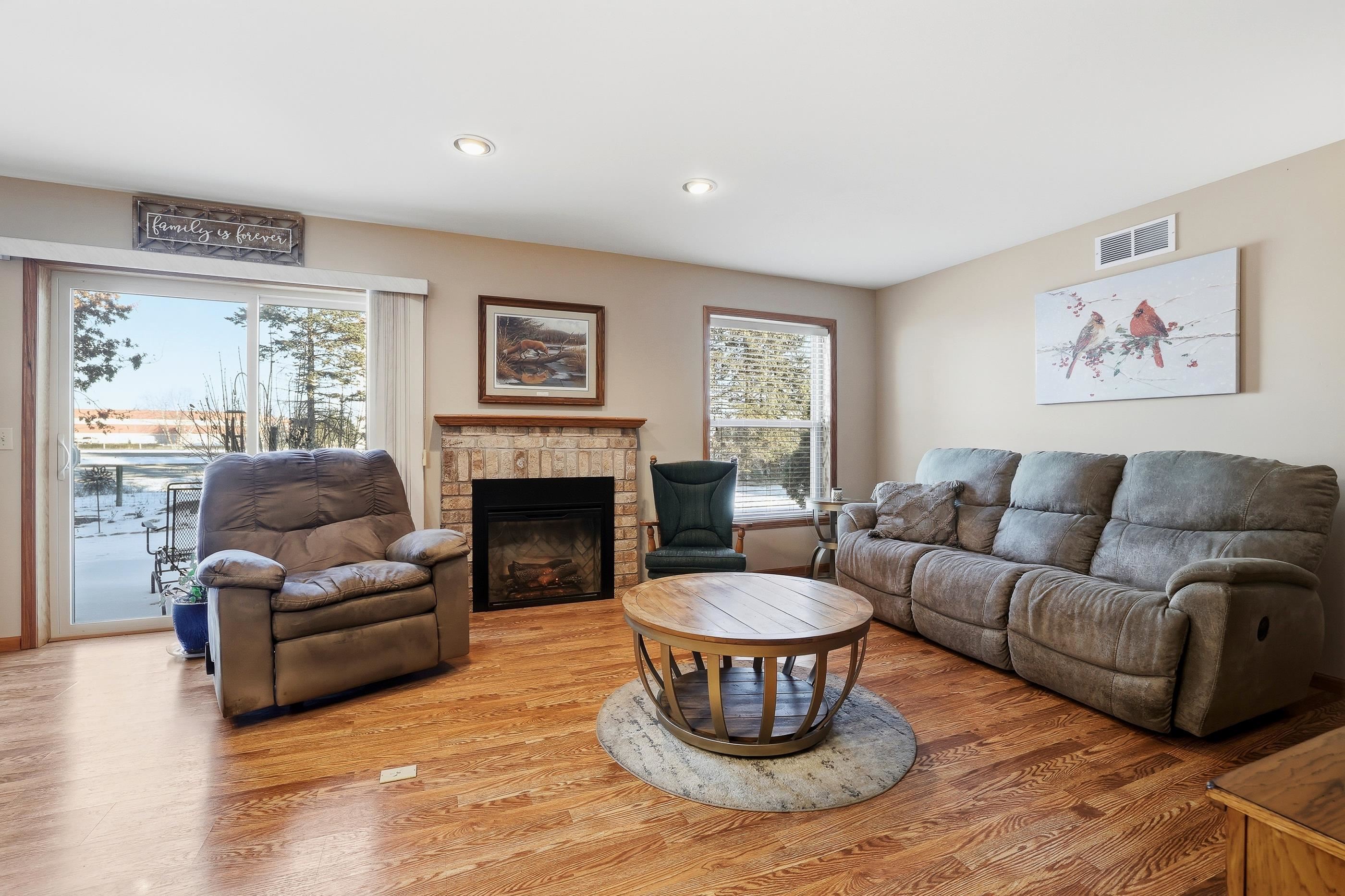 262 WHITE OAK AVENUE, Plover, Wisconsin 54467, 3 Bedrooms Bedrooms, ,2 BathroomsBathrooms,Residential,For Sale,262 WHITE OAK AVENUE,22600461