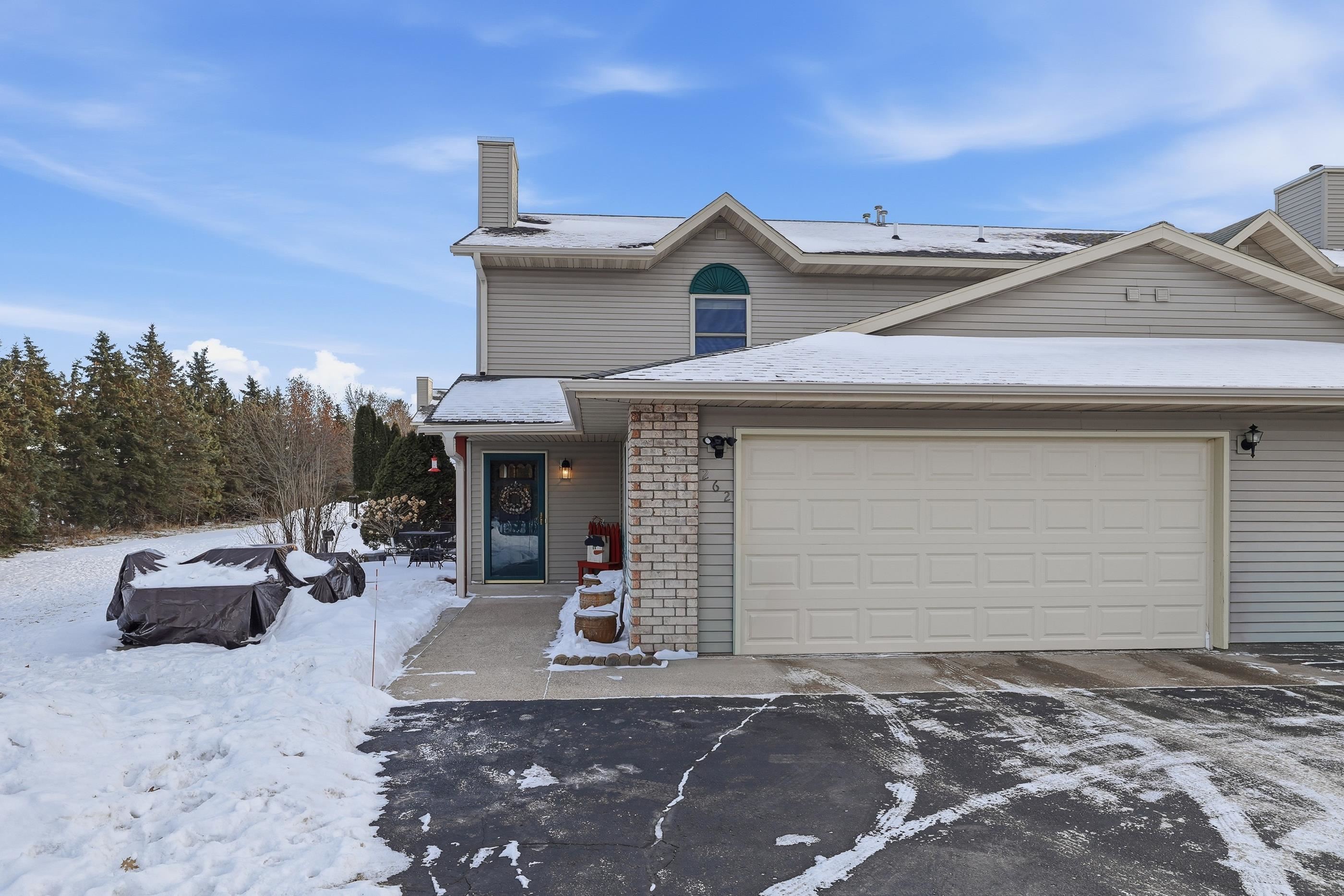 262 WHITE OAK AVENUE, Plover, Wisconsin 54467, 3 Bedrooms Bedrooms, ,2 BathroomsBathrooms,Residential,For Sale,262 WHITE OAK AVENUE,22600461