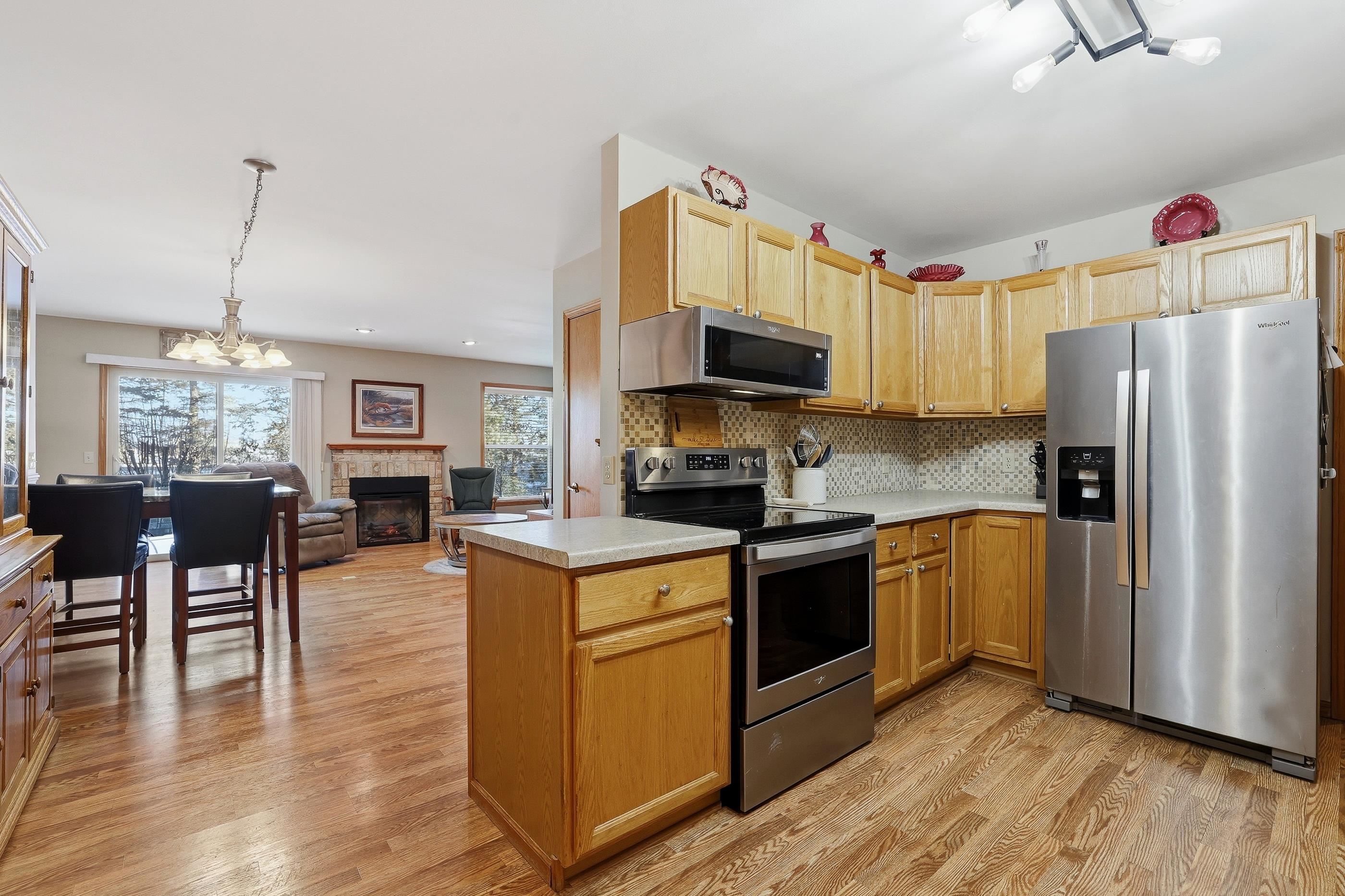 262 WHITE OAK AVENUE, Plover, Wisconsin 54467, 3 Bedrooms Bedrooms, ,2 BathroomsBathrooms,Residential,For Sale,262 WHITE OAK AVENUE,22600461