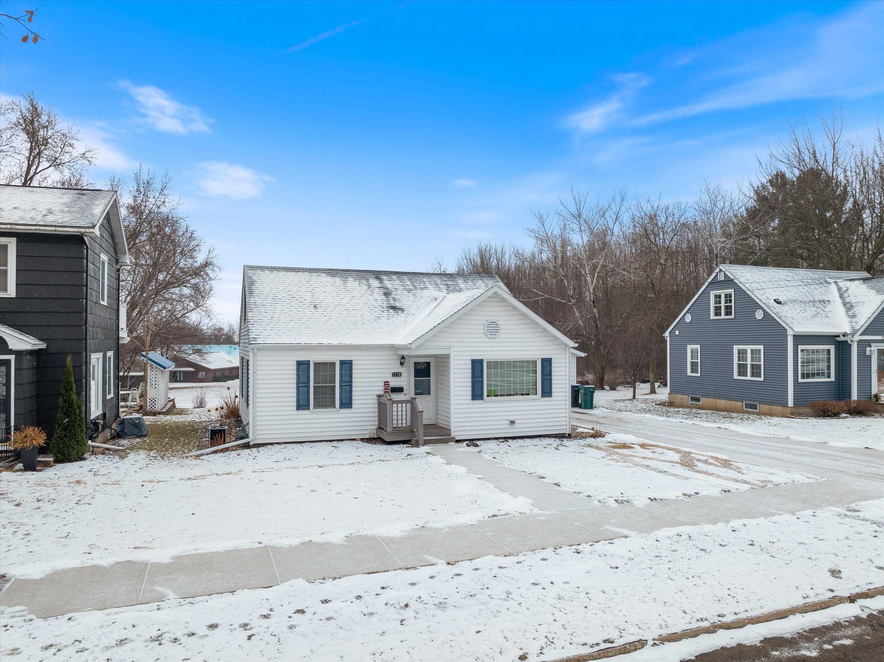 1110 W ARLINGTON, Marshfield, Wisconsin 54449, 3 Bedrooms Bedrooms, ,1 BathroomBathrooms,Residential,For Sale,1110 W ARLINGTON,22600462