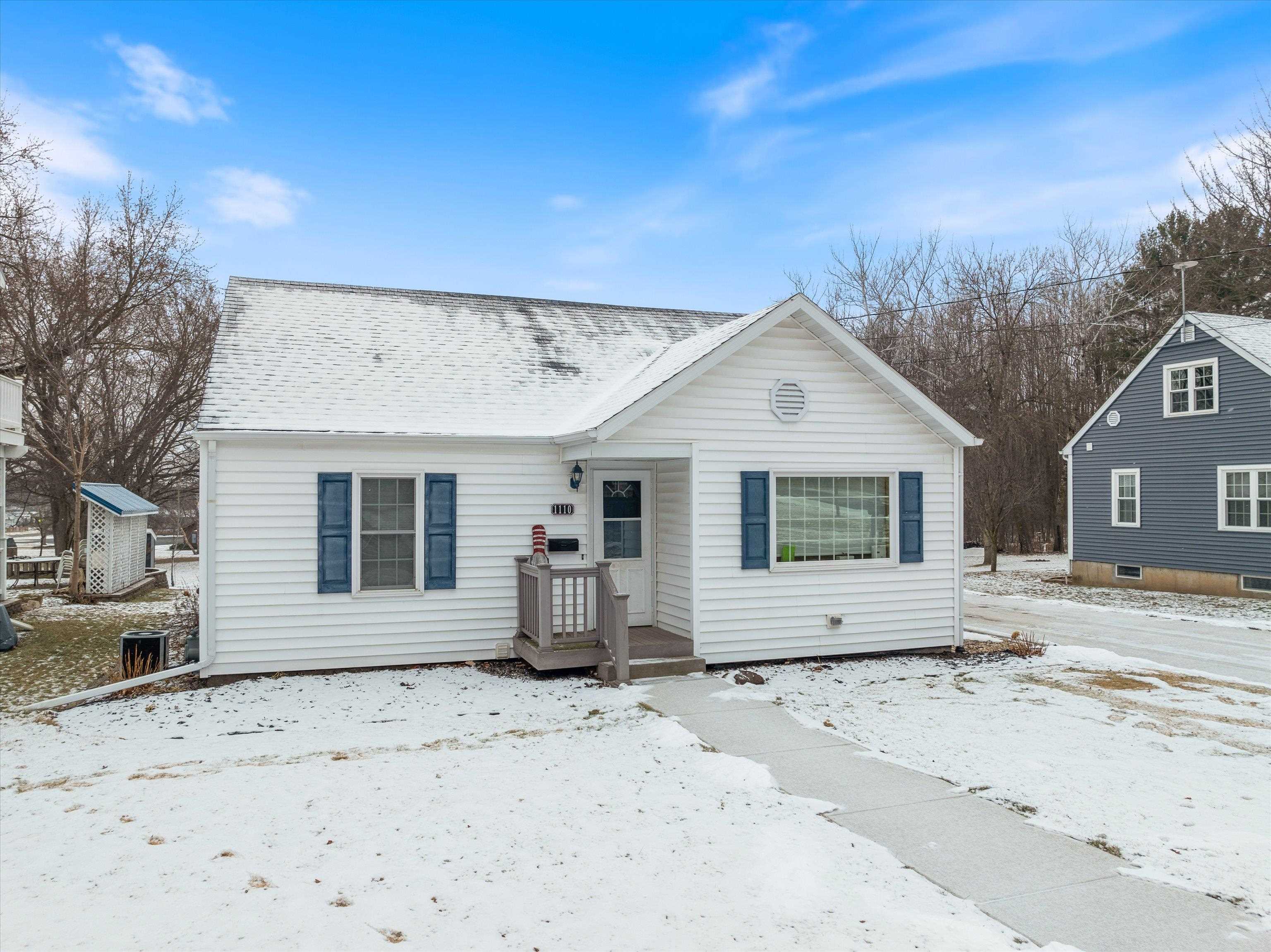 1110 W ARLINGTON, Marshfield, Wisconsin 54449, 3 Bedrooms Bedrooms, ,1 BathroomBathrooms,Residential,For Sale,1110 W ARLINGTON,22600462