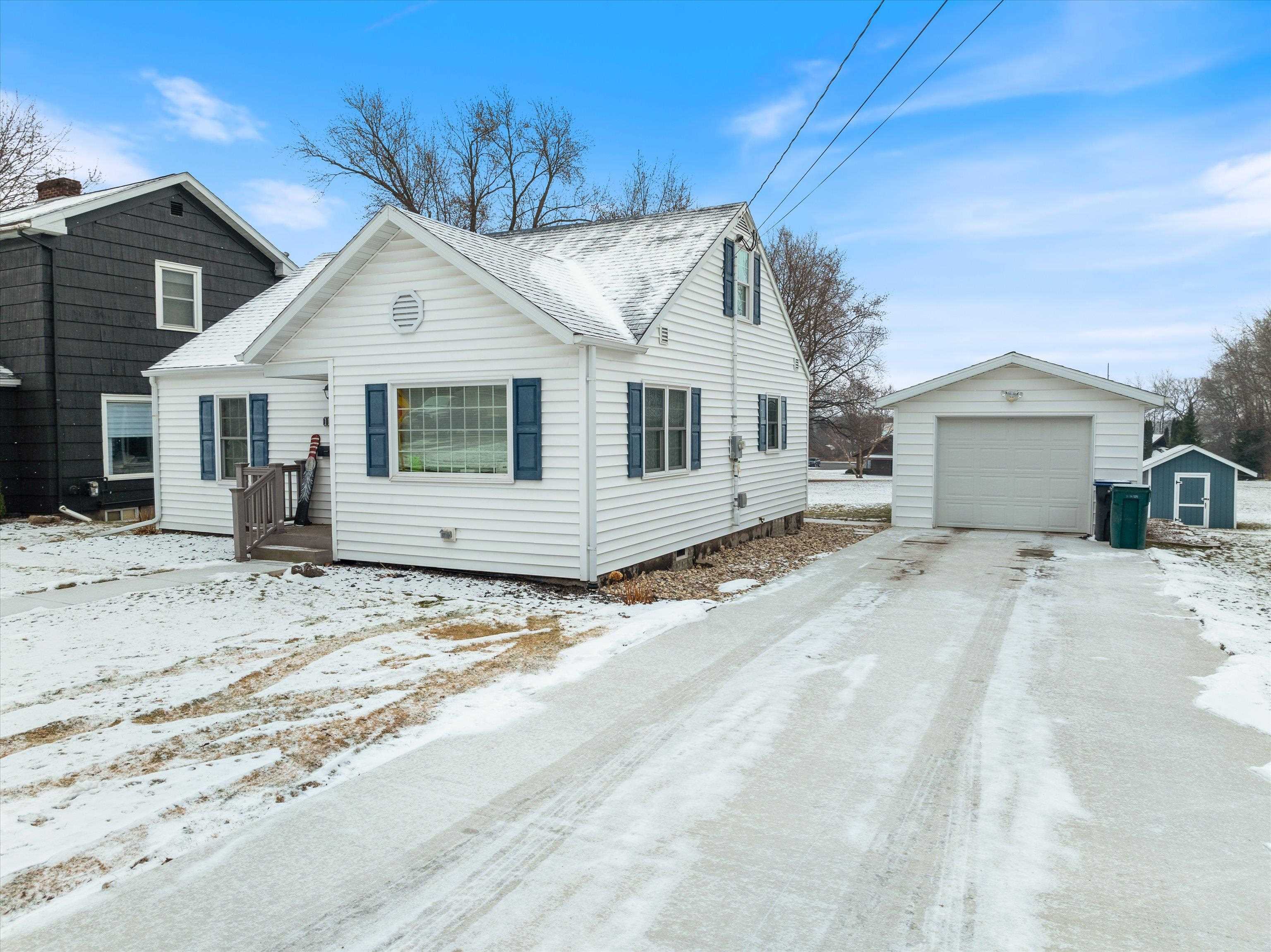 1110 W ARLINGTON, Marshfield, Wisconsin 54449, 3 Bedrooms Bedrooms, ,1 BathroomBathrooms,Residential,For Sale,1110 W ARLINGTON,22600462