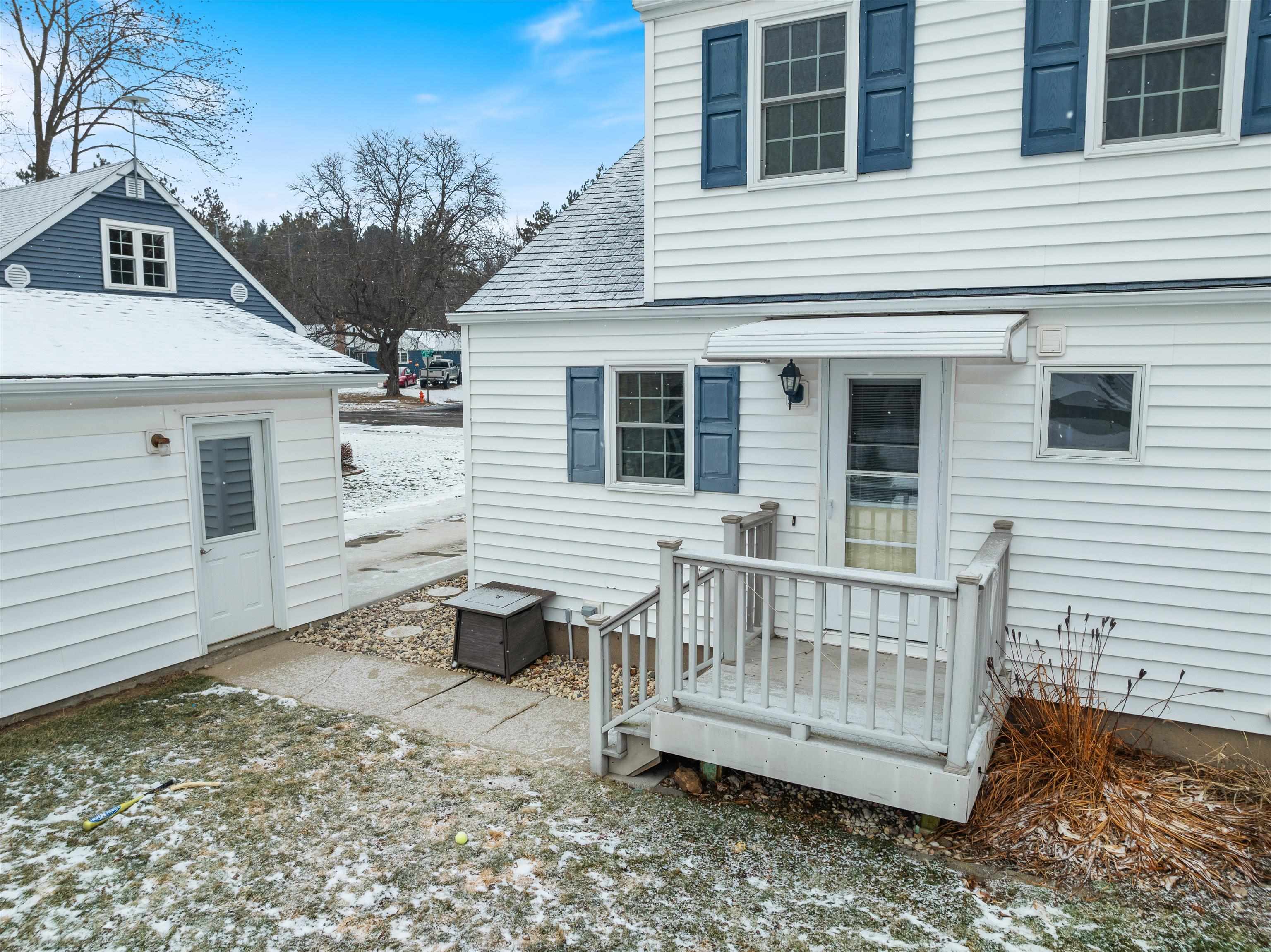 1110 W ARLINGTON, Marshfield, Wisconsin 54449, 3 Bedrooms Bedrooms, ,1 BathroomBathrooms,Residential,For Sale,1110 W ARLINGTON,22600462