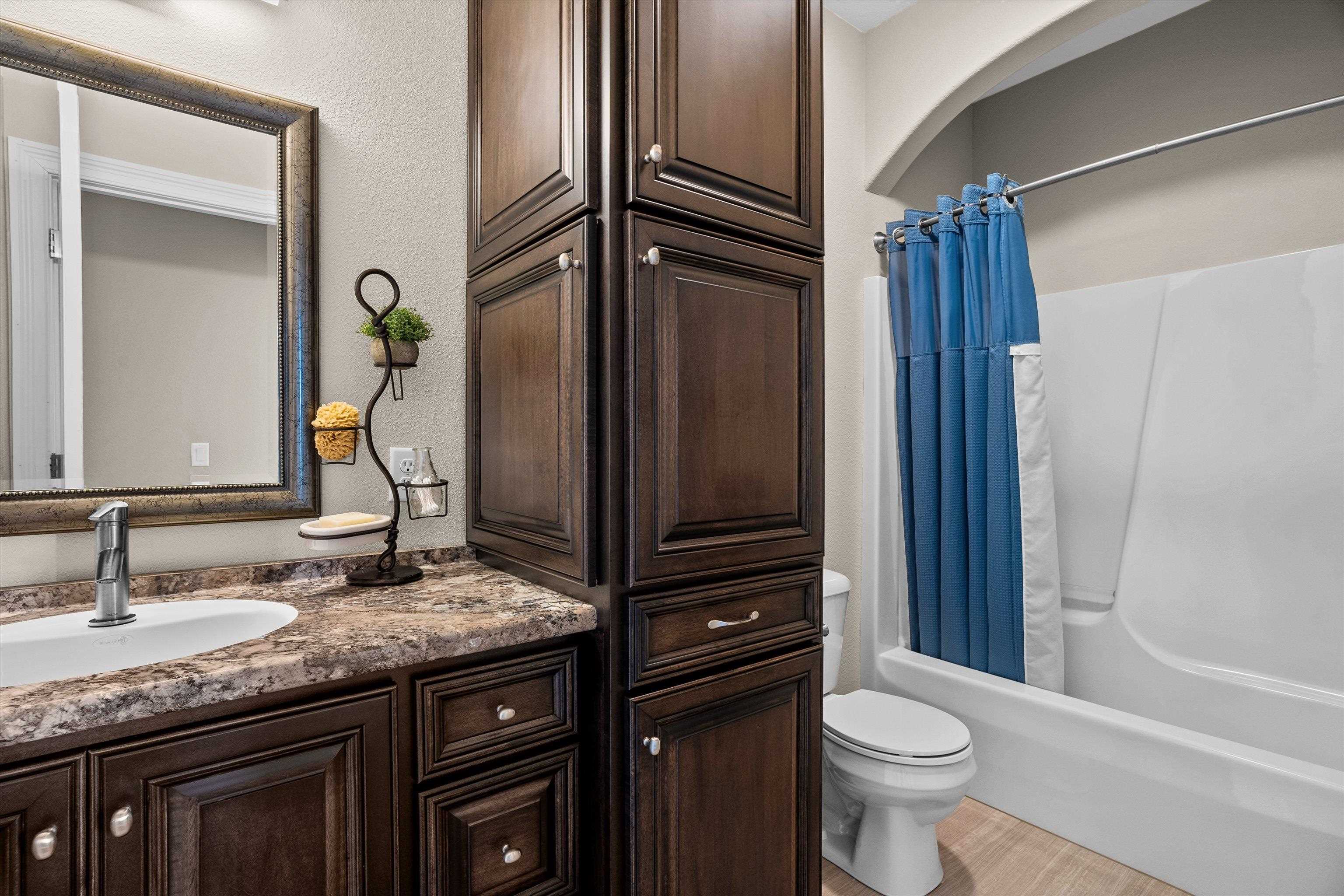 1540 E 20TH STREET, Marshfield, Wisconsin 54449, 3 Bedrooms Bedrooms, ,3 BathroomsBathrooms,Residential,For Sale,1540 E 20TH STREET,22600467