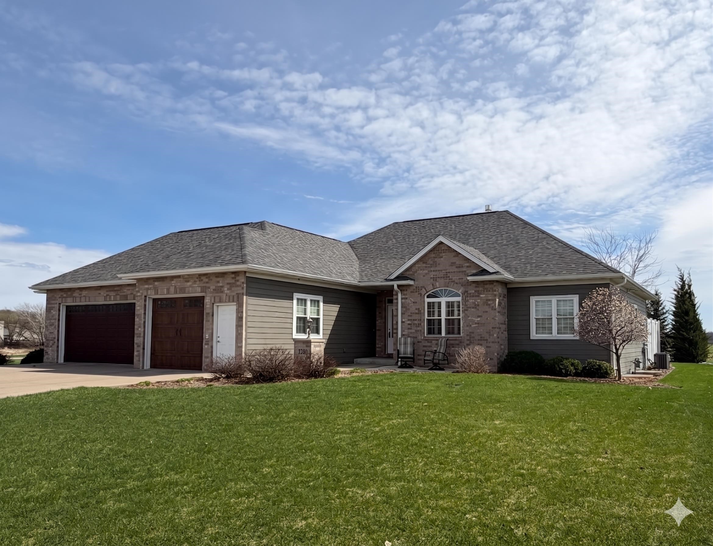 1540 E 20TH STREET, Marshfield, Wisconsin 54449, 3 Bedrooms Bedrooms, ,3 BathroomsBathrooms,Residential,For Sale,1540 E 20TH STREET,22600467