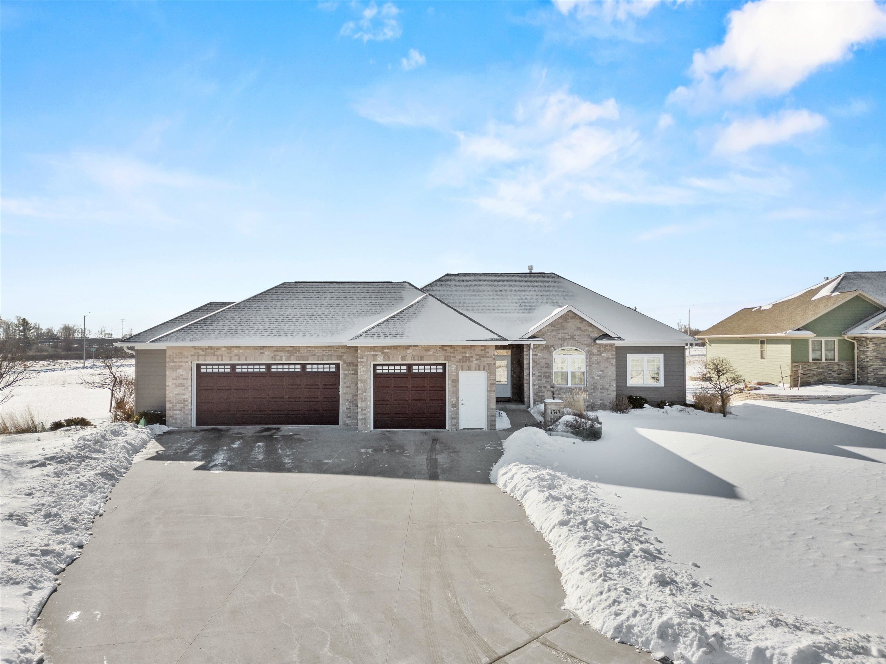 1540 E 20TH STREET, Marshfield, Wisconsin 54449, 3 Bedrooms Bedrooms, ,3 BathroomsBathrooms,Residential,For Sale,1540 E 20TH STREET,22600467