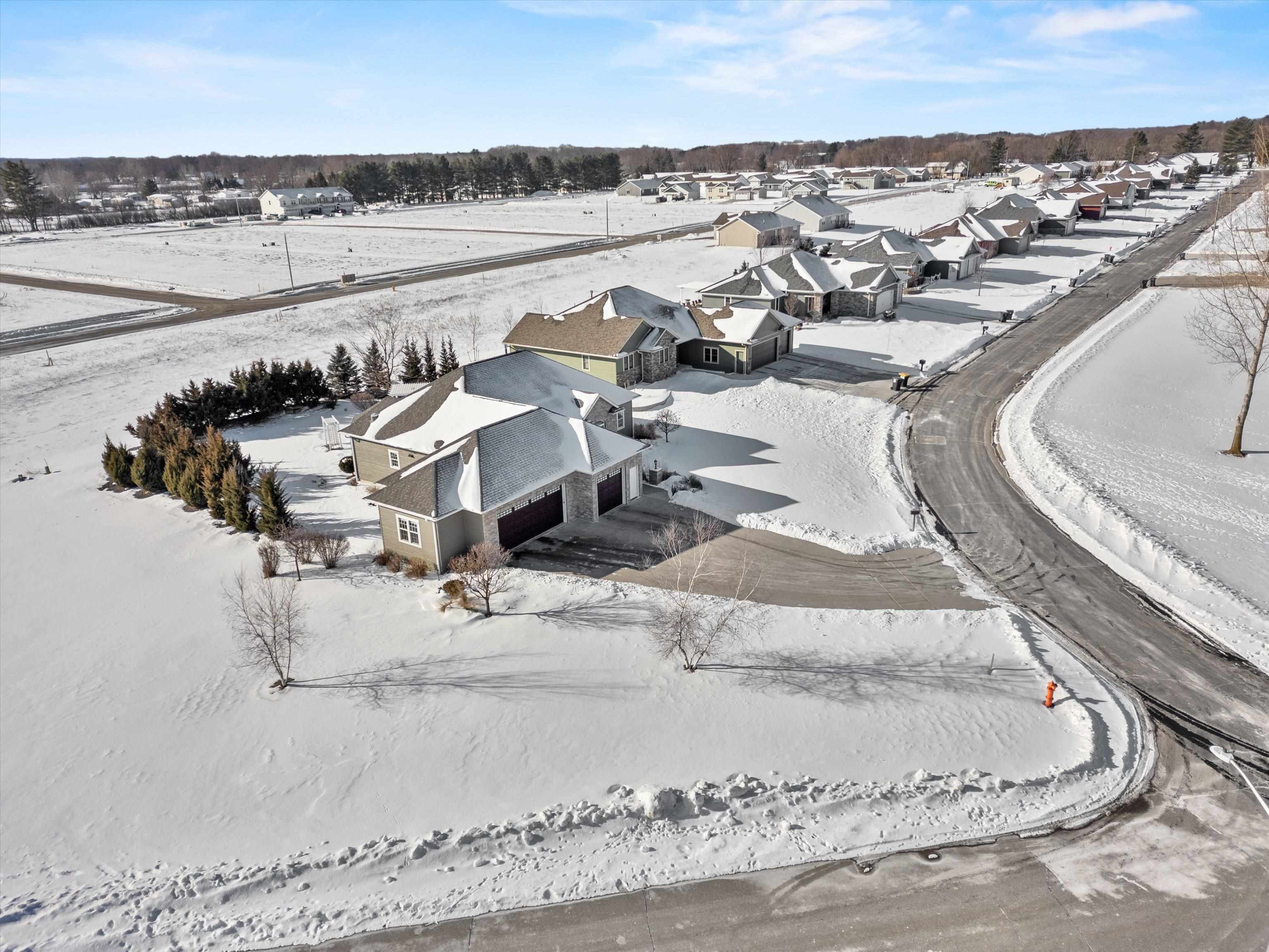 1540 E 20TH STREET, Marshfield, Wisconsin 54449, 3 Bedrooms Bedrooms, ,3 BathroomsBathrooms,Residential,For Sale,1540 E 20TH STREET,22600467