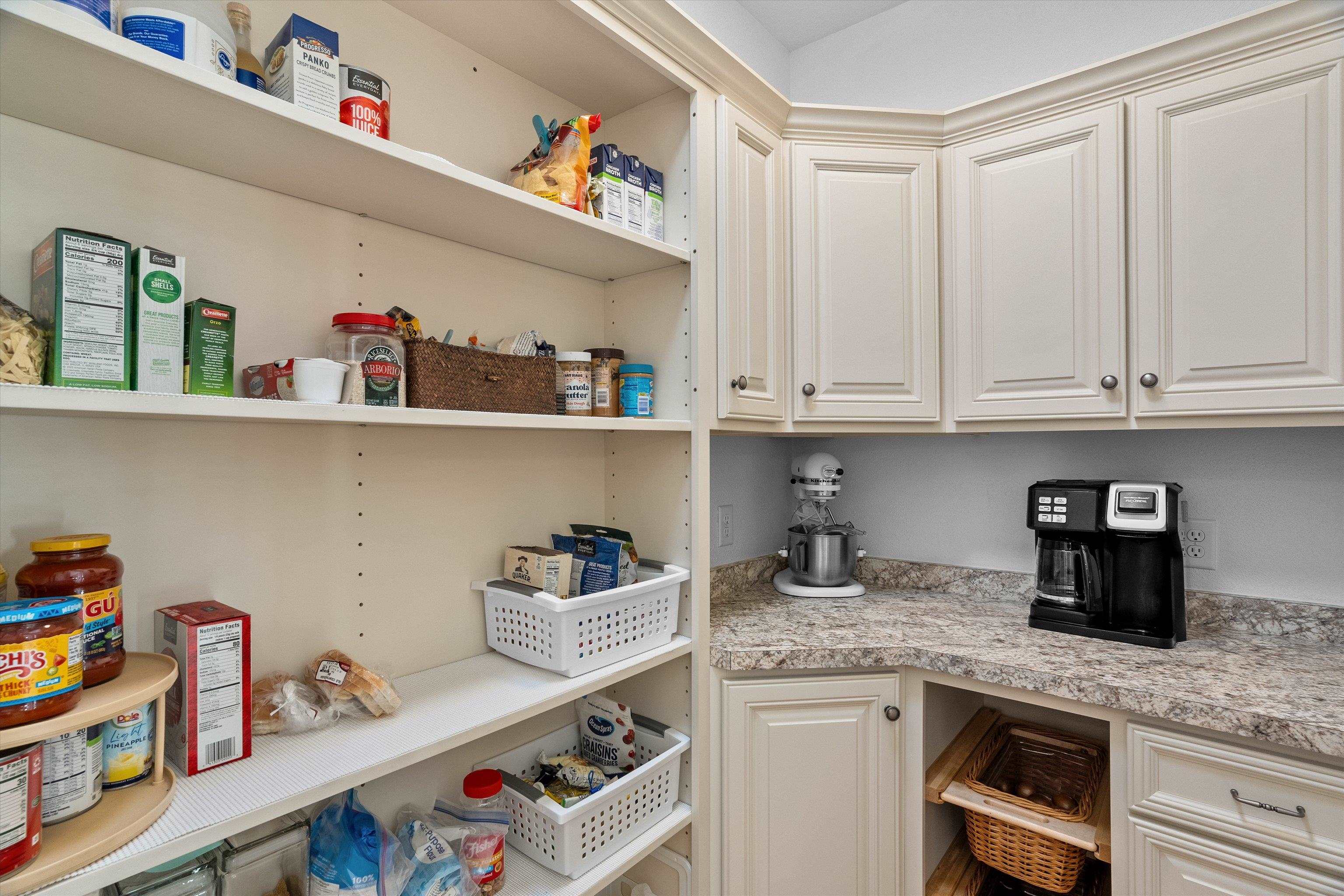 1540 E 20TH STREET, Marshfield, Wisconsin 54449, 3 Bedrooms Bedrooms, ,3 BathroomsBathrooms,Residential,For Sale,1540 E 20TH STREET,22600467