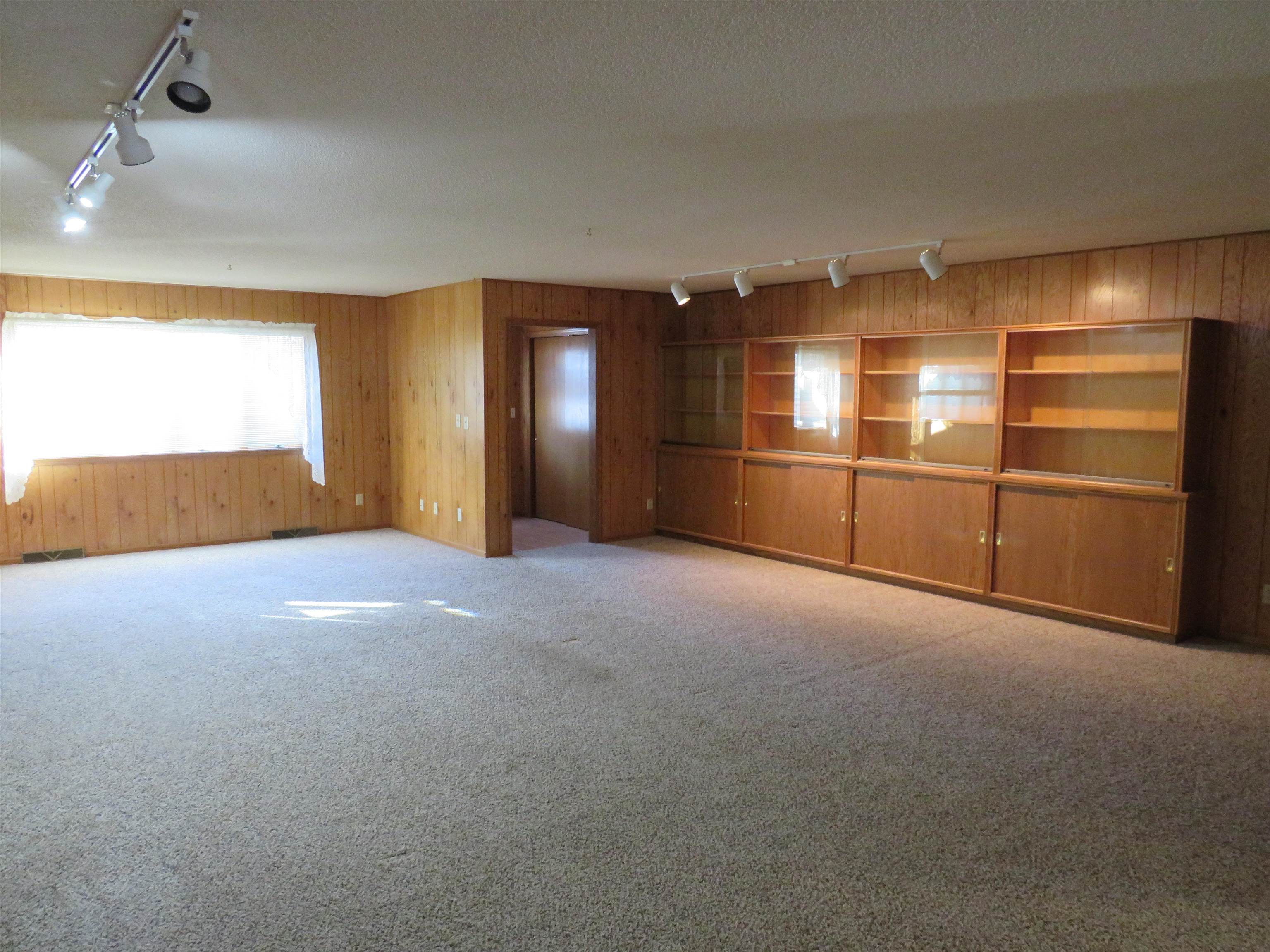 1630/1632 N SUPERIOR STREET, Antigo, Wisconsin 54409, 3 Bedrooms Bedrooms, 7 Rooms Rooms,3 BathroomsBathrooms,Multi-family,For Sale,1630/1632 N SUPERIOR STREET,22600479