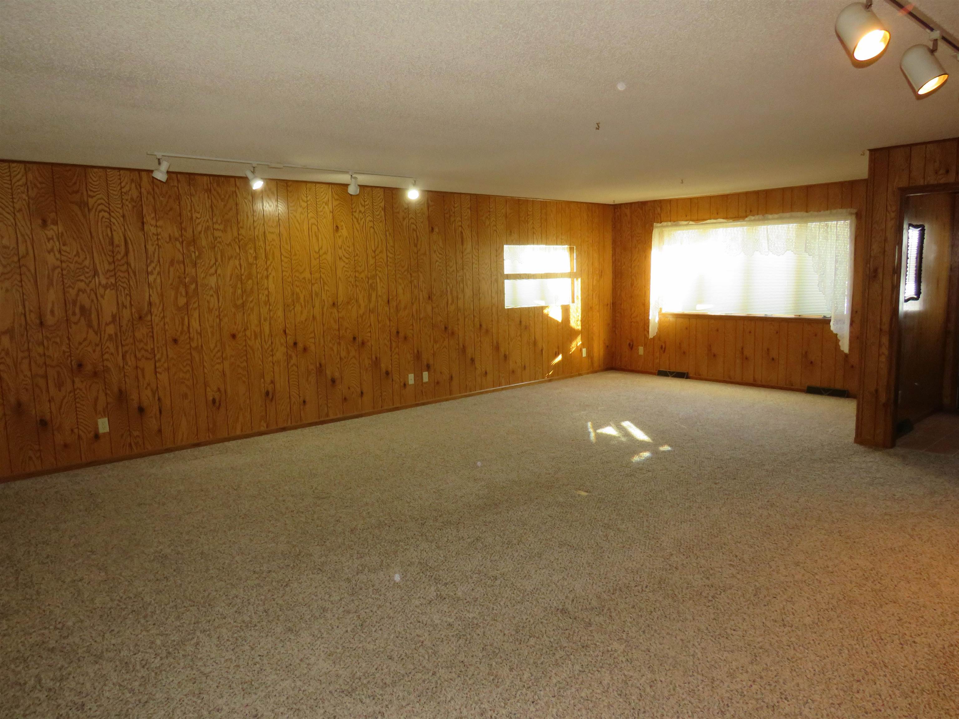 1630/1632 N SUPERIOR STREET, Antigo, Wisconsin 54409, 3 Bedrooms Bedrooms, 7 Rooms Rooms,3 BathroomsBathrooms,Multi-family,For Sale,1630/1632 N SUPERIOR STREET,22600479