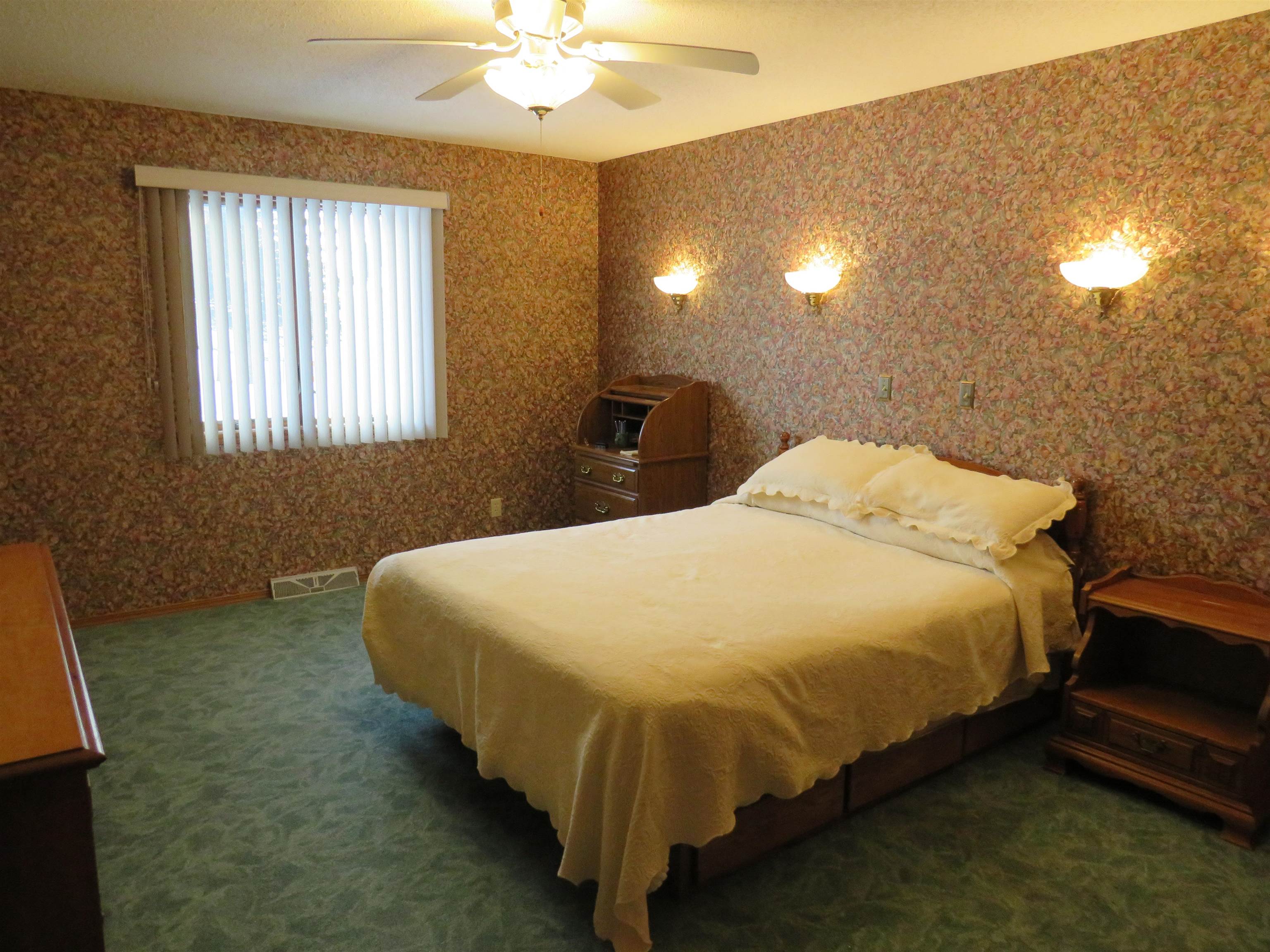 1630/1632 N SUPERIOR STREET, Antigo, Wisconsin 54409, 3 Bedrooms Bedrooms, 7 Rooms Rooms,3 BathroomsBathrooms,Multi-family,For Sale,1630/1632 N SUPERIOR STREET,22600479