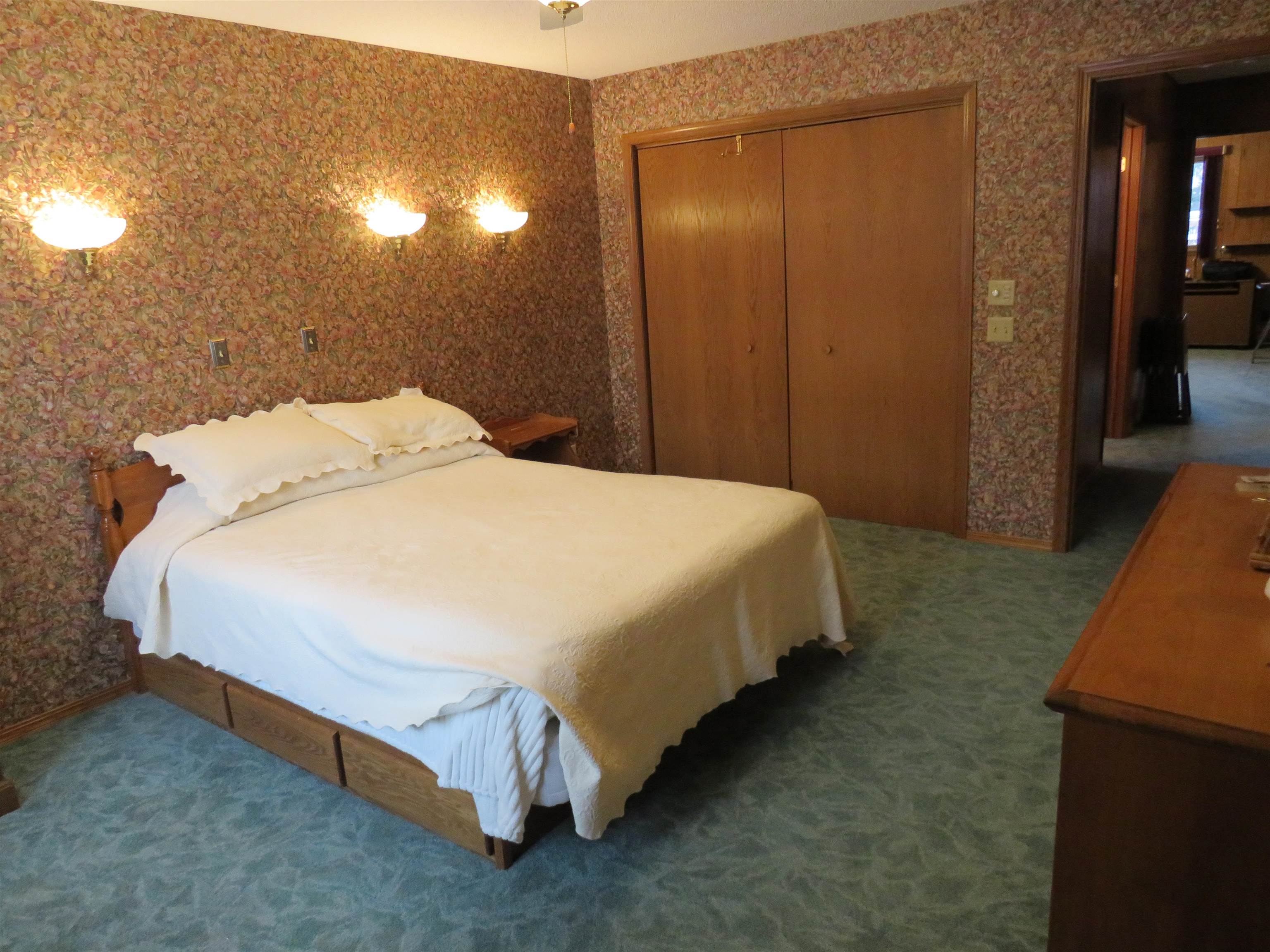 1630/1632 N SUPERIOR STREET, Antigo, Wisconsin 54409, 3 Bedrooms Bedrooms, 7 Rooms Rooms,3 BathroomsBathrooms,Multi-family,For Sale,1630/1632 N SUPERIOR STREET,22600479