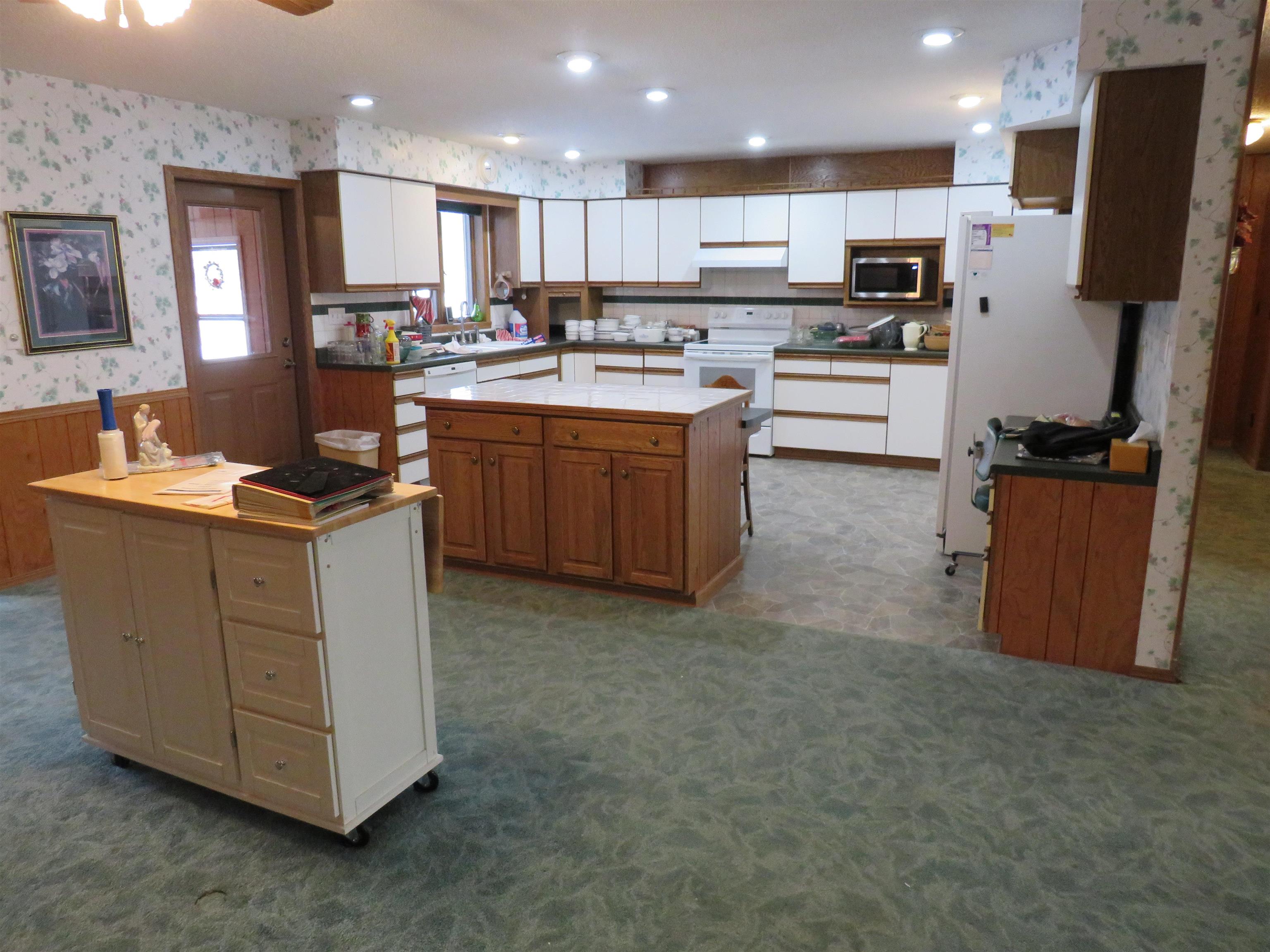 1630/1632 N SUPERIOR STREET, Antigo, Wisconsin 54409, 3 Bedrooms Bedrooms, 7 Rooms Rooms,3 BathroomsBathrooms,Multi-family,For Sale,1630/1632 N SUPERIOR STREET,22600479