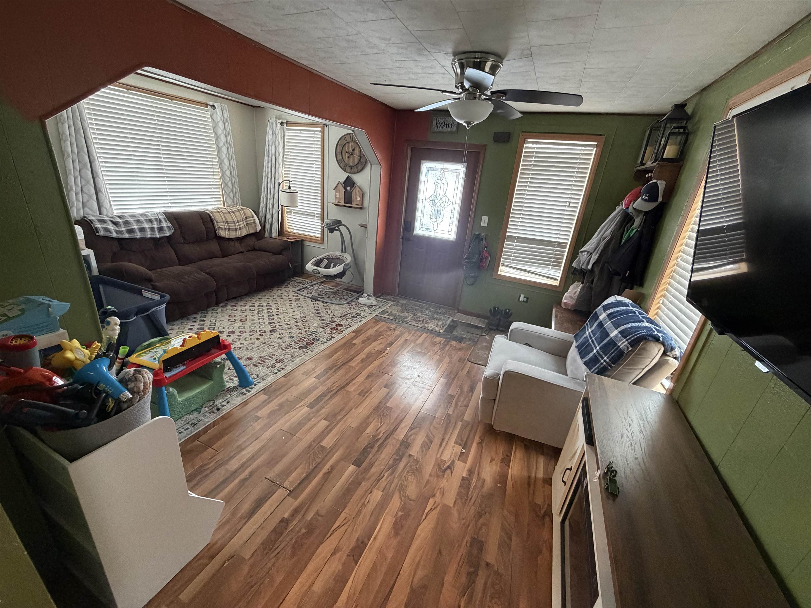 412 ELM STREET, Athens, Wisconsin 54411, 3 Bedrooms Bedrooms, ,1 BathroomBathrooms,Residential,For Sale,412 ELM STREET,22600484