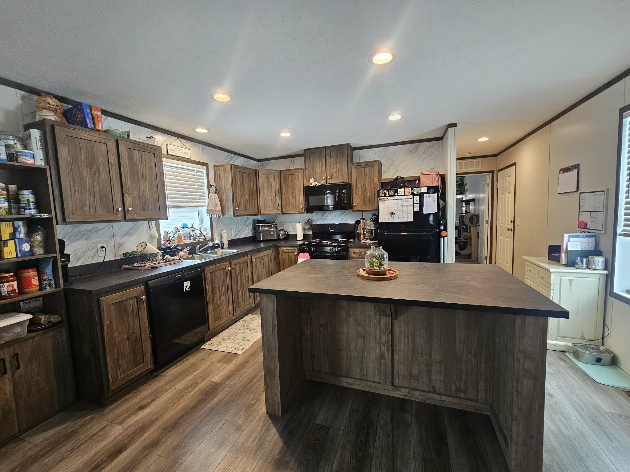 1213 N PEACH AVENUE, Marshfield, Wisconsin 54449, 3 Bedrooms Bedrooms, ,2 BathroomsBathrooms,Residential,For Sale,1213 N PEACH AVENUE,22600485