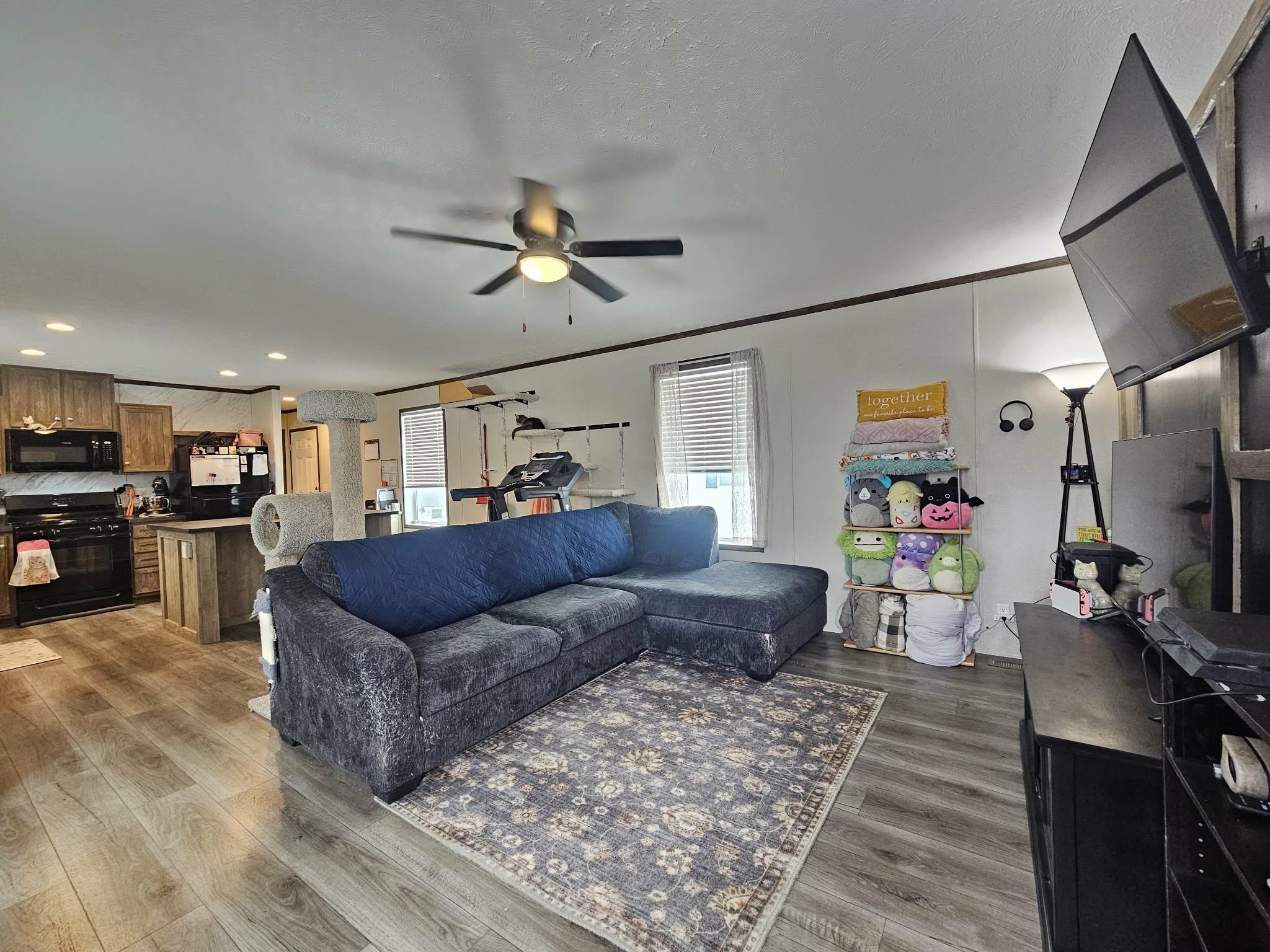 1213 N PEACH AVENUE, Marshfield, Wisconsin 54449, 3 Bedrooms Bedrooms, ,2 BathroomsBathrooms,Residential,For Sale,1213 N PEACH AVENUE,22600485