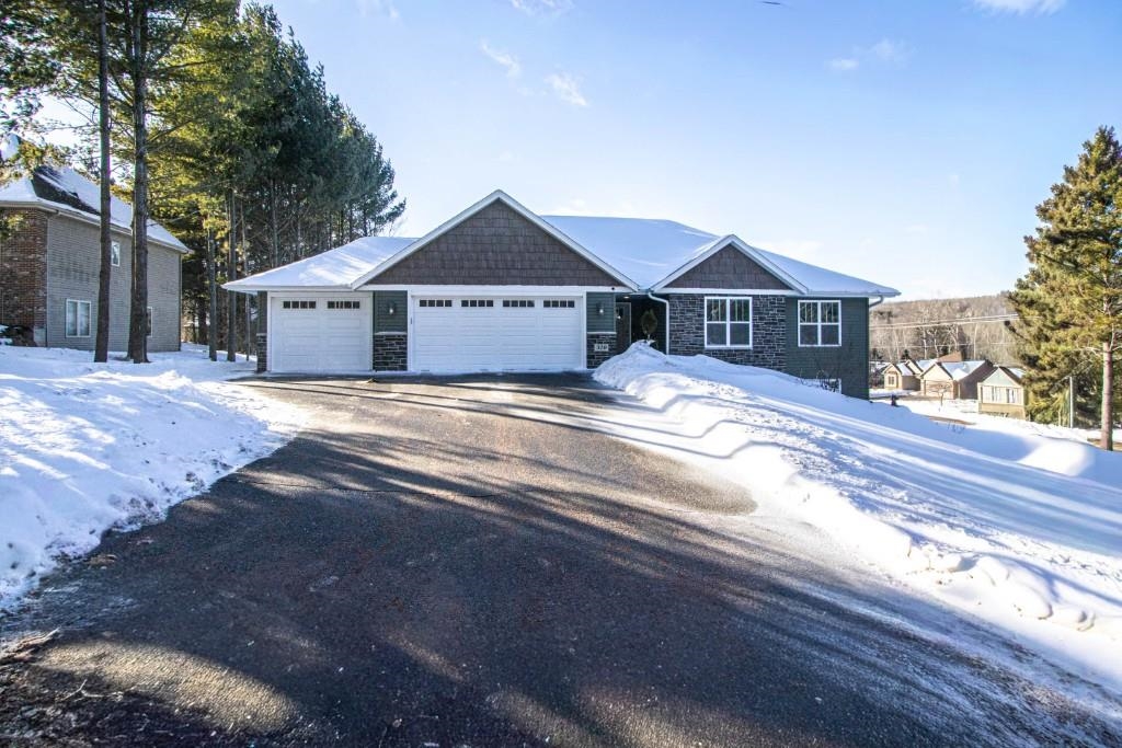 320 N 36TH AVENUE, Wausau, Wisconsin 54401, 5 Bedrooms Bedrooms, ,3 BathroomsBathrooms,Residential,For Sale,320 N 36TH AVENUE,22600487