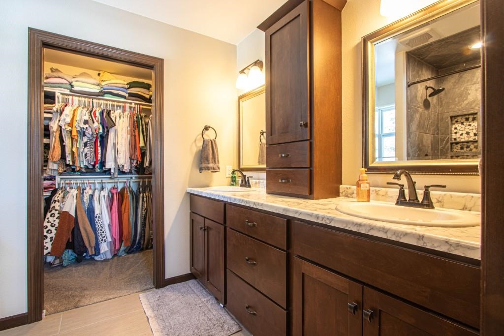 320 N 36TH AVENUE, Wausau, Wisconsin 54401, 5 Bedrooms Bedrooms, ,3 BathroomsBathrooms,Residential,For Sale,320 N 36TH AVENUE,22600487