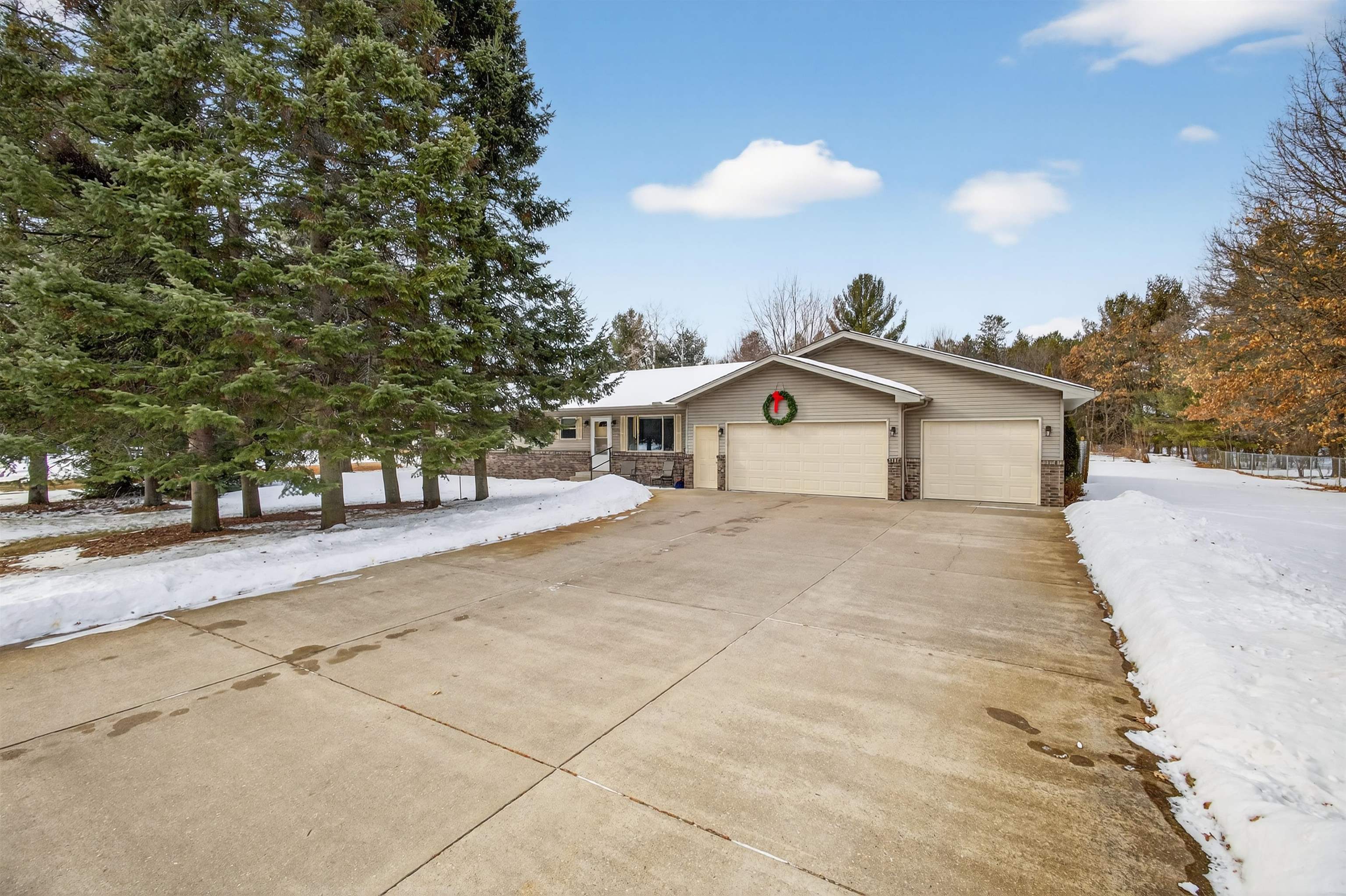3310 87TH STREET SOUTH, Wisconsin Rapids, Wisconsin 54494, 3 Bedrooms Bedrooms, ,3 BathroomsBathrooms,Residential,For Sale,3310 87TH STREET SOUTH,22600491