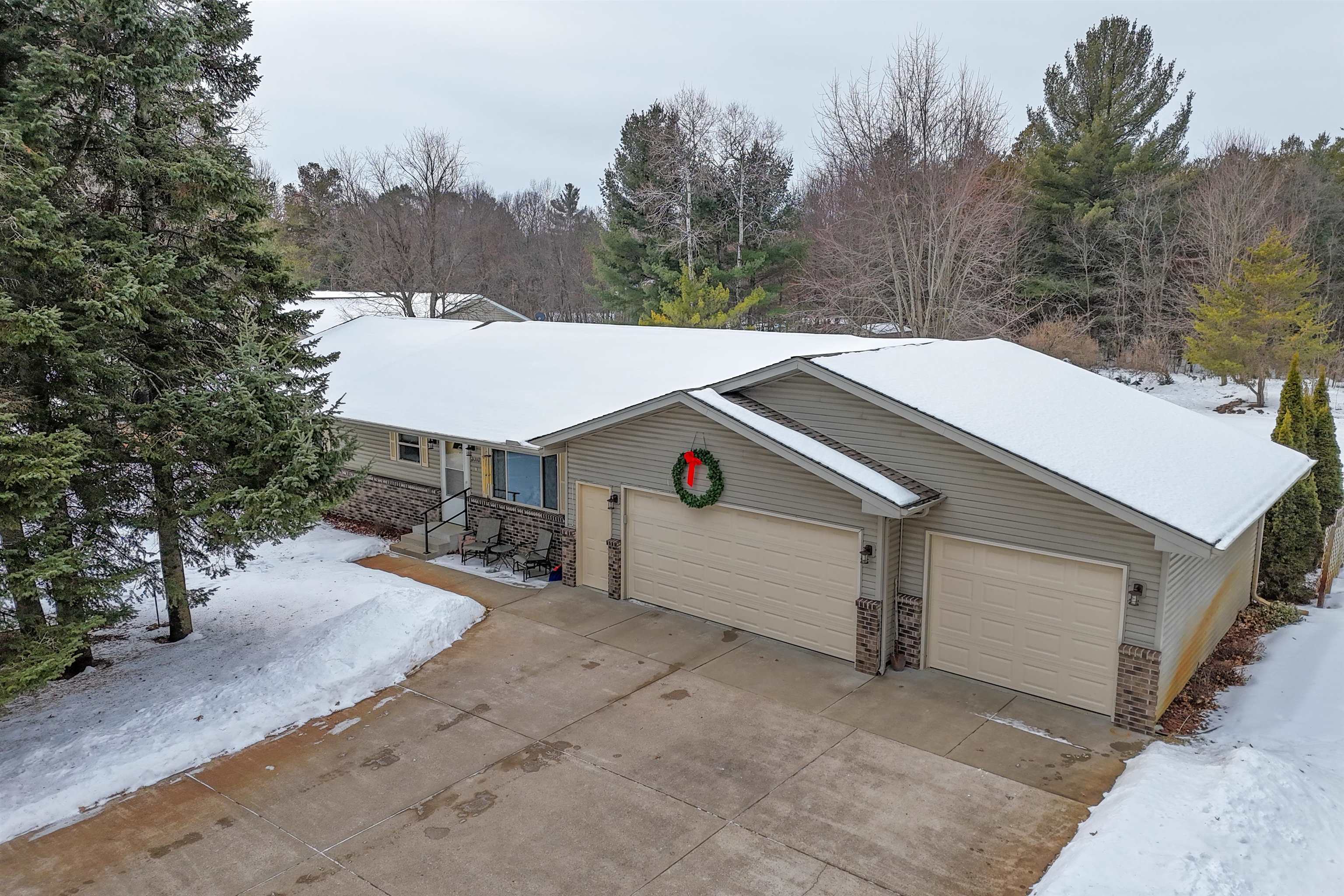 3310 87TH STREET SOUTH, Wisconsin Rapids, Wisconsin 54494, 3 Bedrooms Bedrooms, ,3 BathroomsBathrooms,Residential,For Sale,3310 87TH STREET SOUTH,22600491