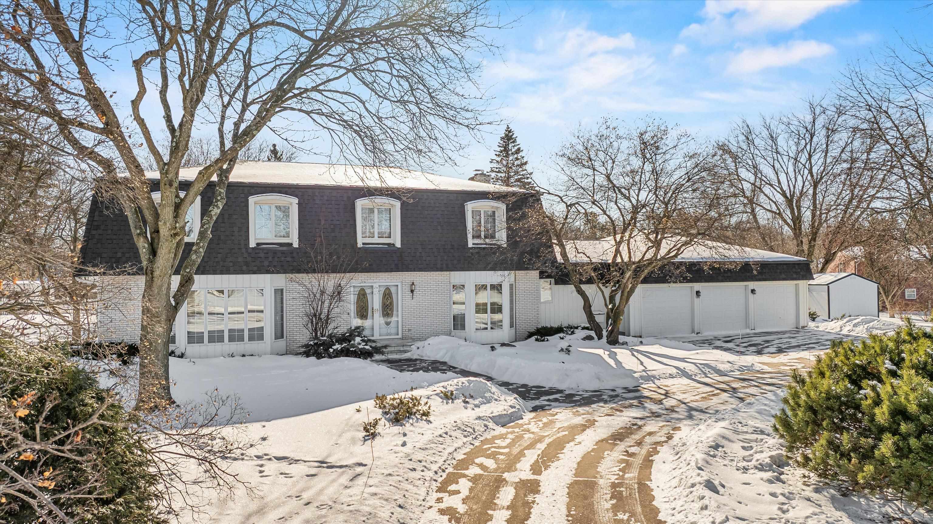 1002 W BLODGETT STREET, Marshfield, Wisconsin 54449, 4 Bedrooms Bedrooms, ,3 BathroomsBathrooms,Residential,For Sale,1002 W BLODGETT STREET,22600499