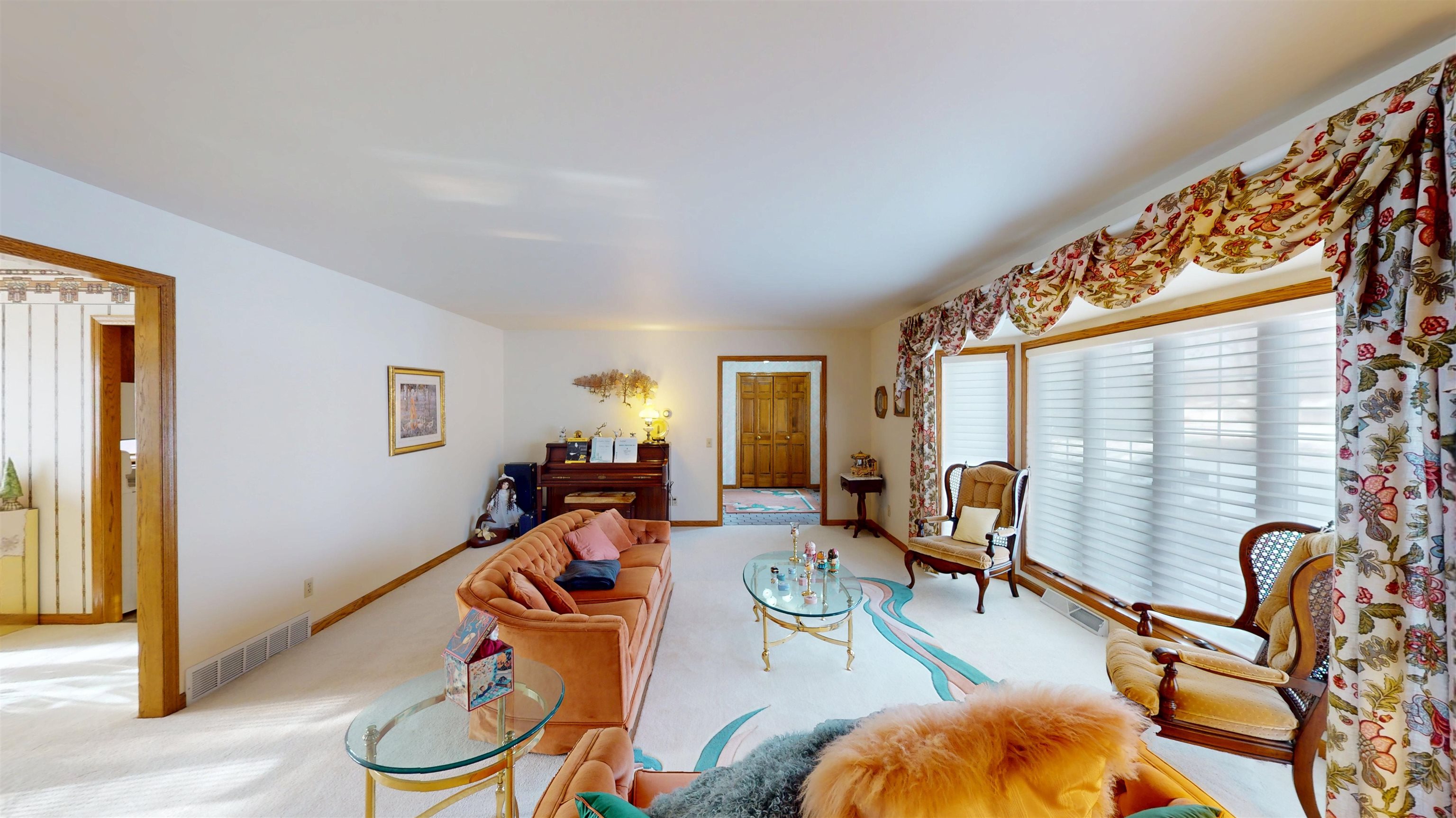 1002 W BLODGETT STREET, Marshfield, Wisconsin 54449, 4 Bedrooms Bedrooms, ,3 BathroomsBathrooms,Residential,For Sale,1002 W BLODGETT STREET,22600499