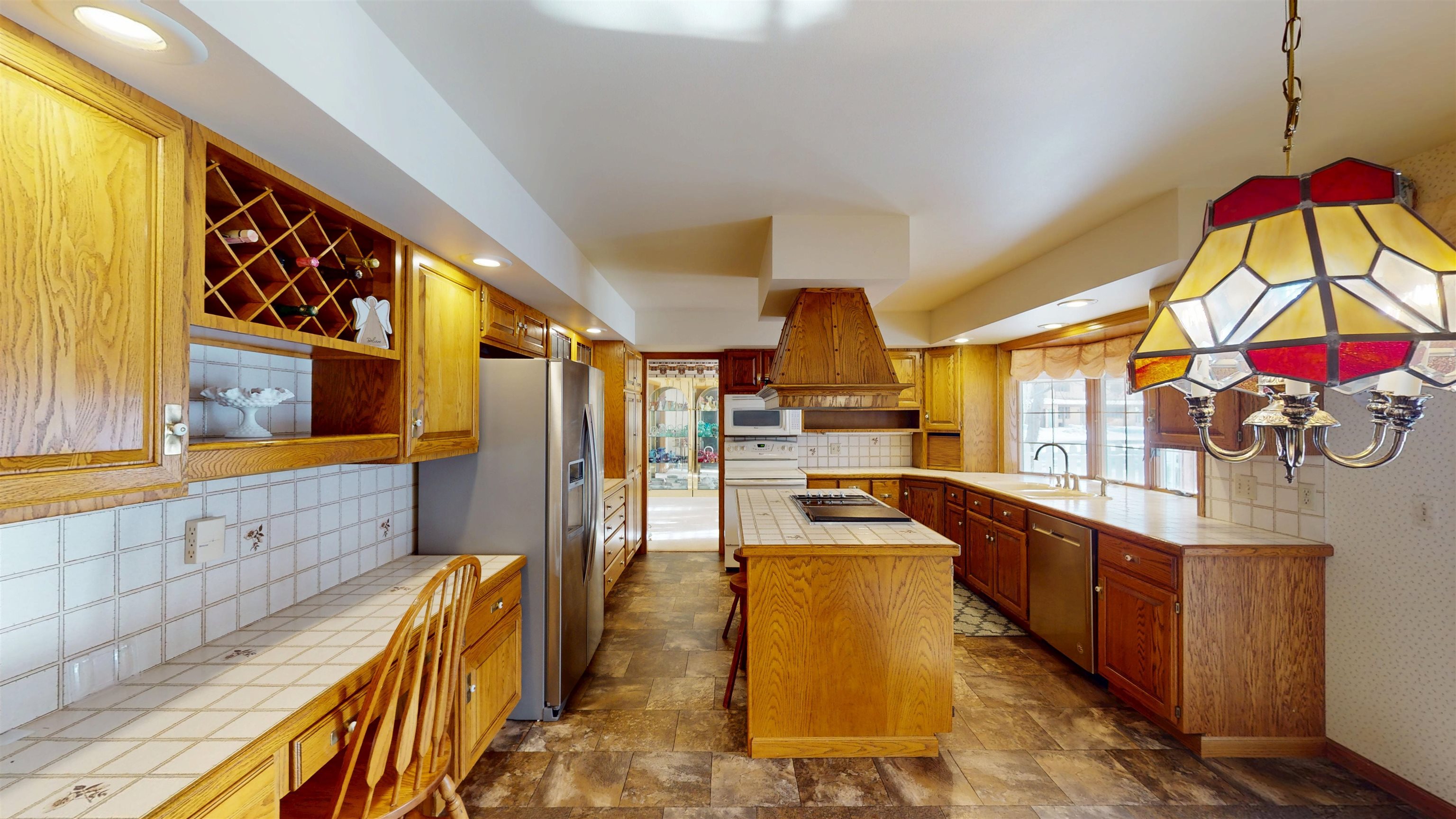 1002 W BLODGETT STREET, Marshfield, Wisconsin 54449, 4 Bedrooms Bedrooms, ,3 BathroomsBathrooms,Residential,For Sale,1002 W BLODGETT STREET,22600499