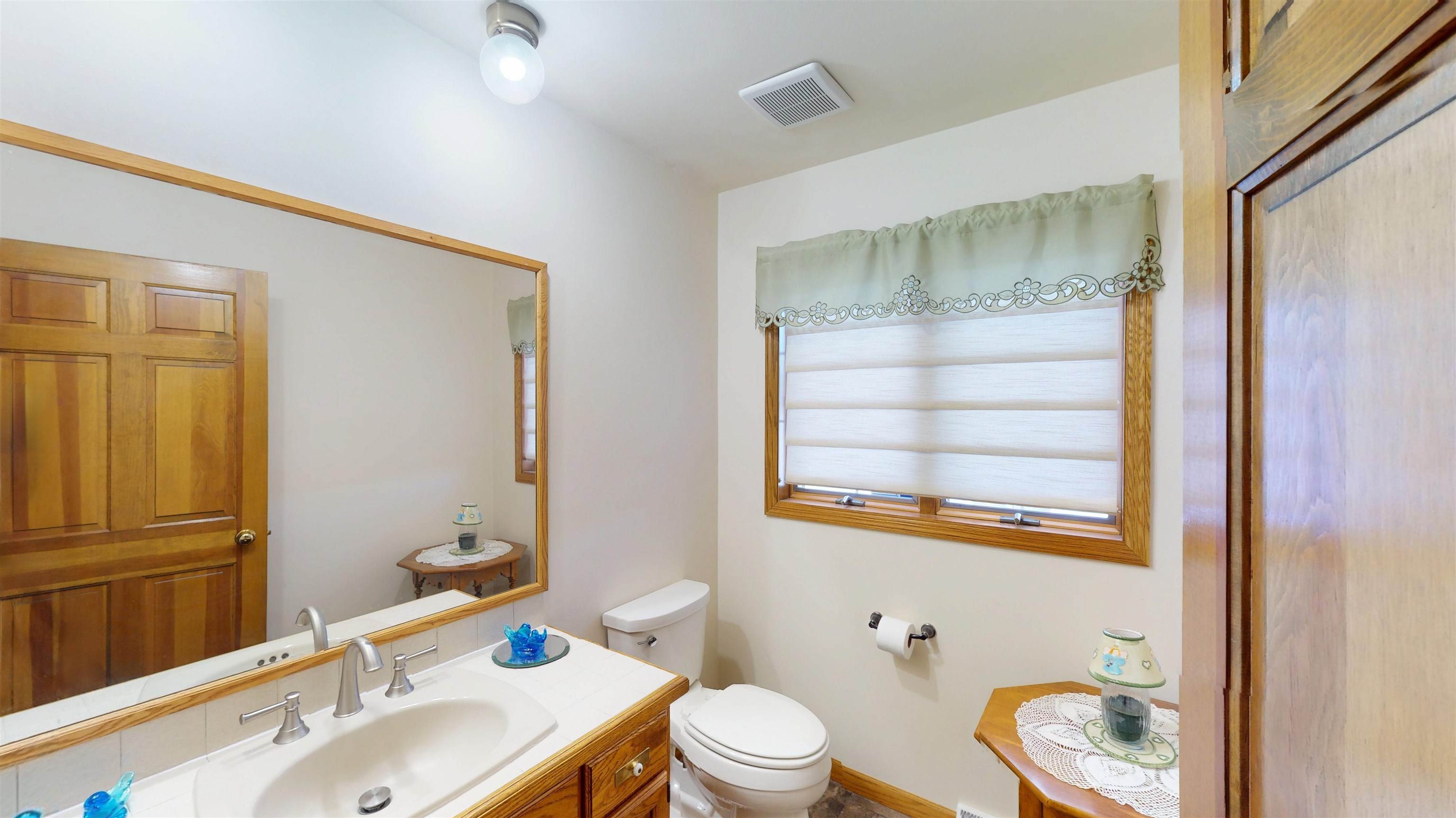 1002 W BLODGETT STREET, Marshfield, Wisconsin 54449, 4 Bedrooms Bedrooms, ,3 BathroomsBathrooms,Residential,For Sale,1002 W BLODGETT STREET,22600499