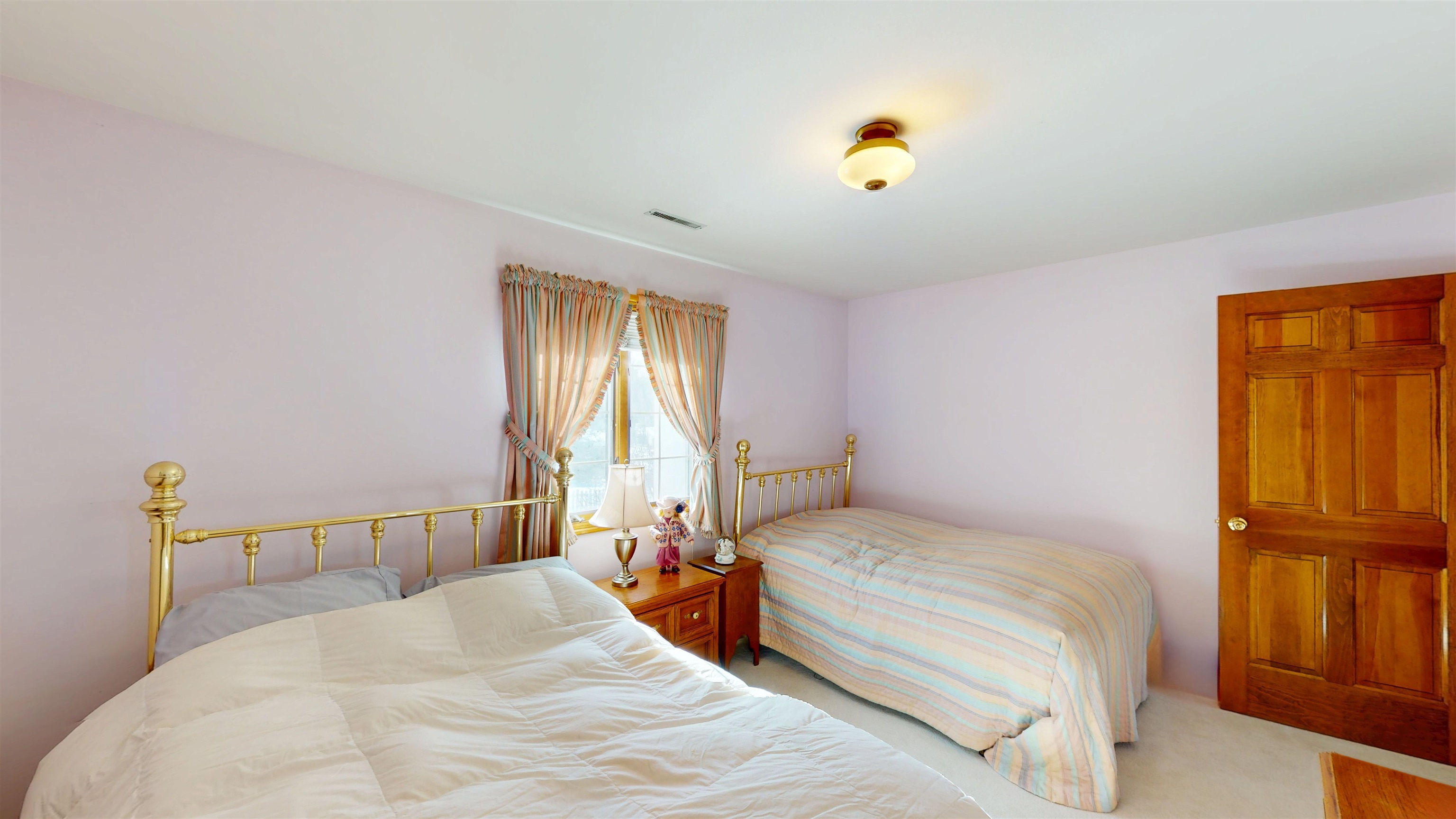 1002 W BLODGETT STREET, Marshfield, Wisconsin 54449, 4 Bedrooms Bedrooms, ,3 BathroomsBathrooms,Residential,For Sale,1002 W BLODGETT STREET,22600499