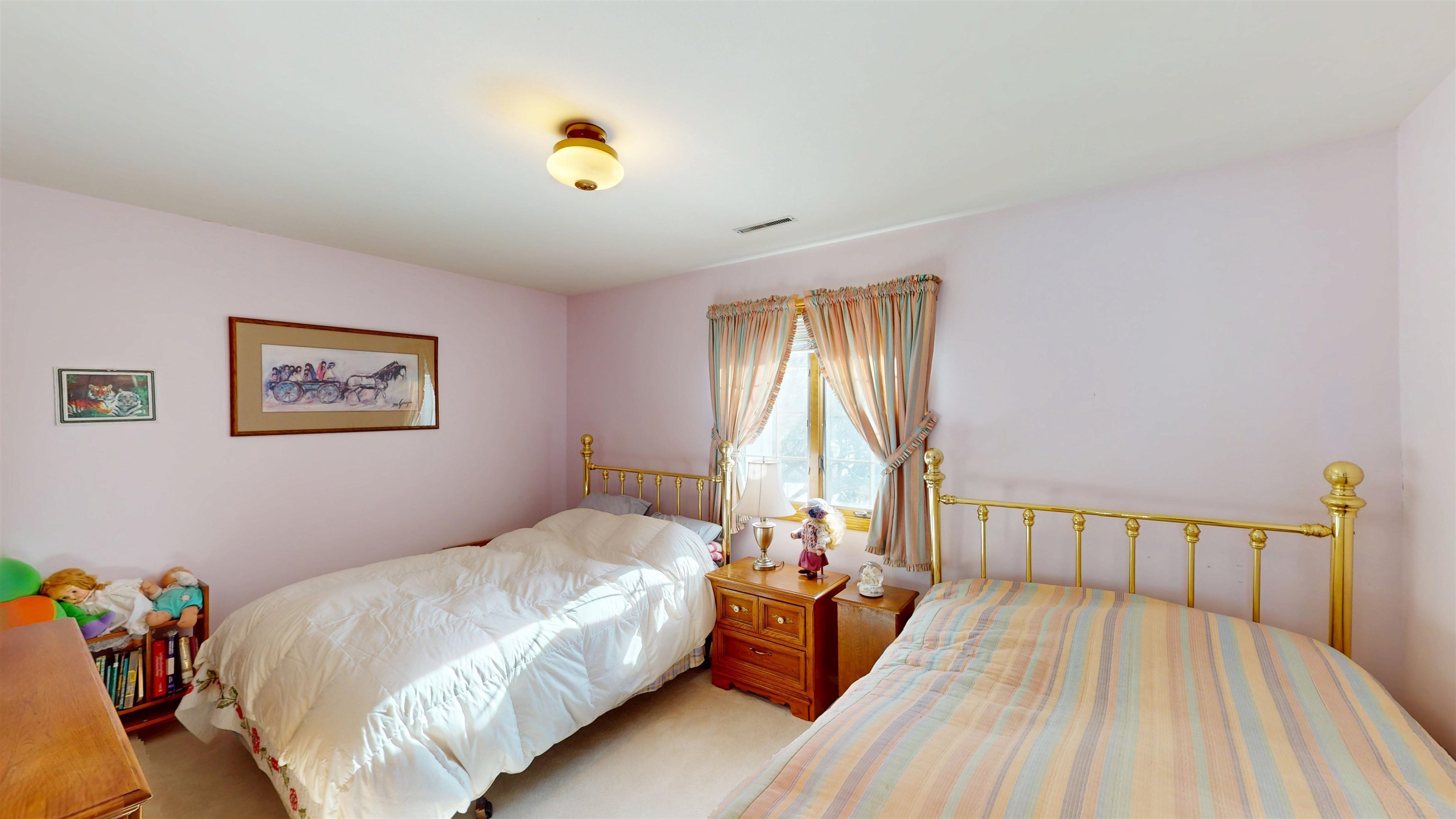 1002 W BLODGETT STREET, Marshfield, Wisconsin 54449, 4 Bedrooms Bedrooms, ,3 BathroomsBathrooms,Residential,For Sale,1002 W BLODGETT STREET,22600499