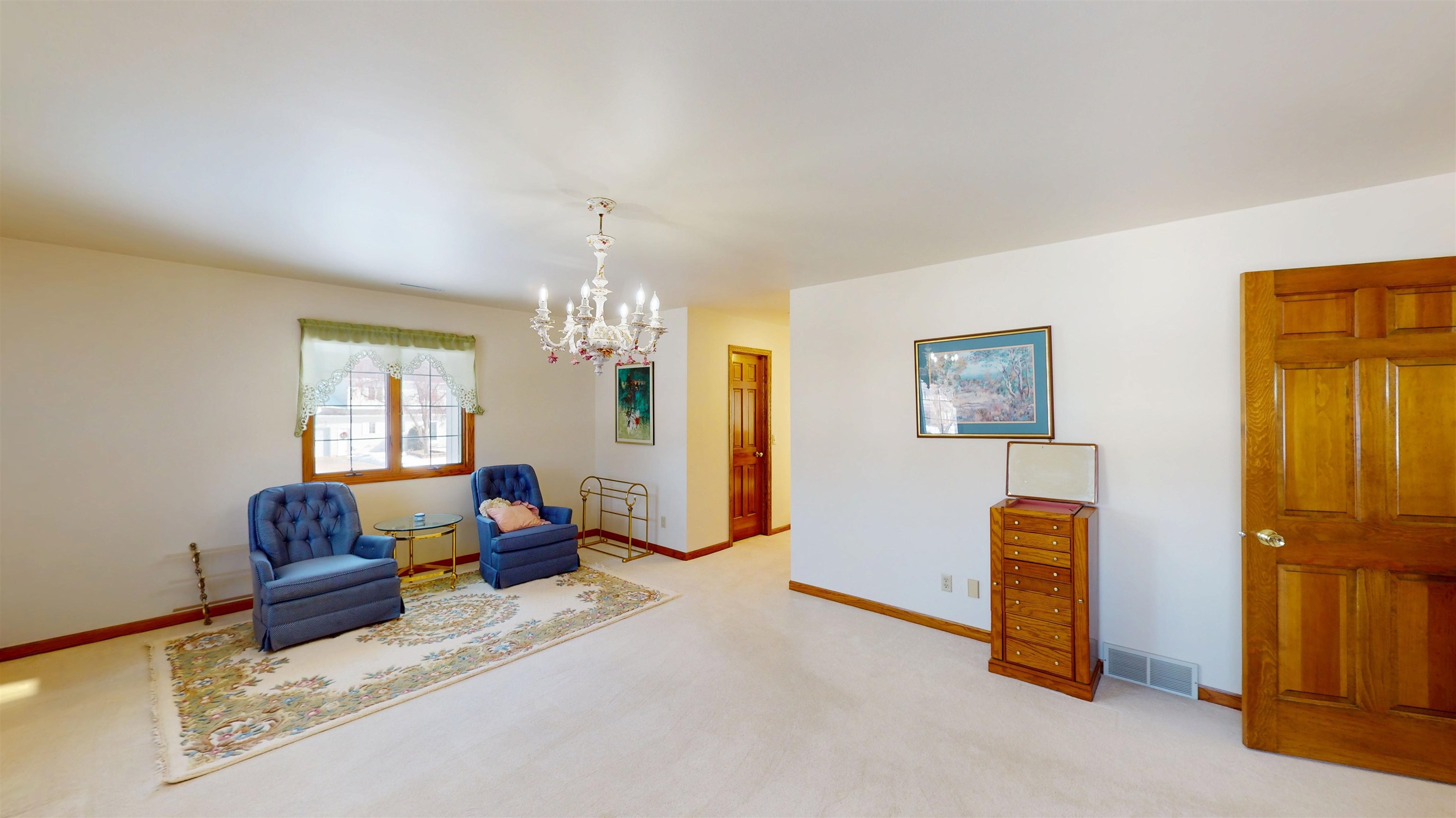 1002 W BLODGETT STREET, Marshfield, Wisconsin 54449, 4 Bedrooms Bedrooms, ,3 BathroomsBathrooms,Residential,For Sale,1002 W BLODGETT STREET,22600499