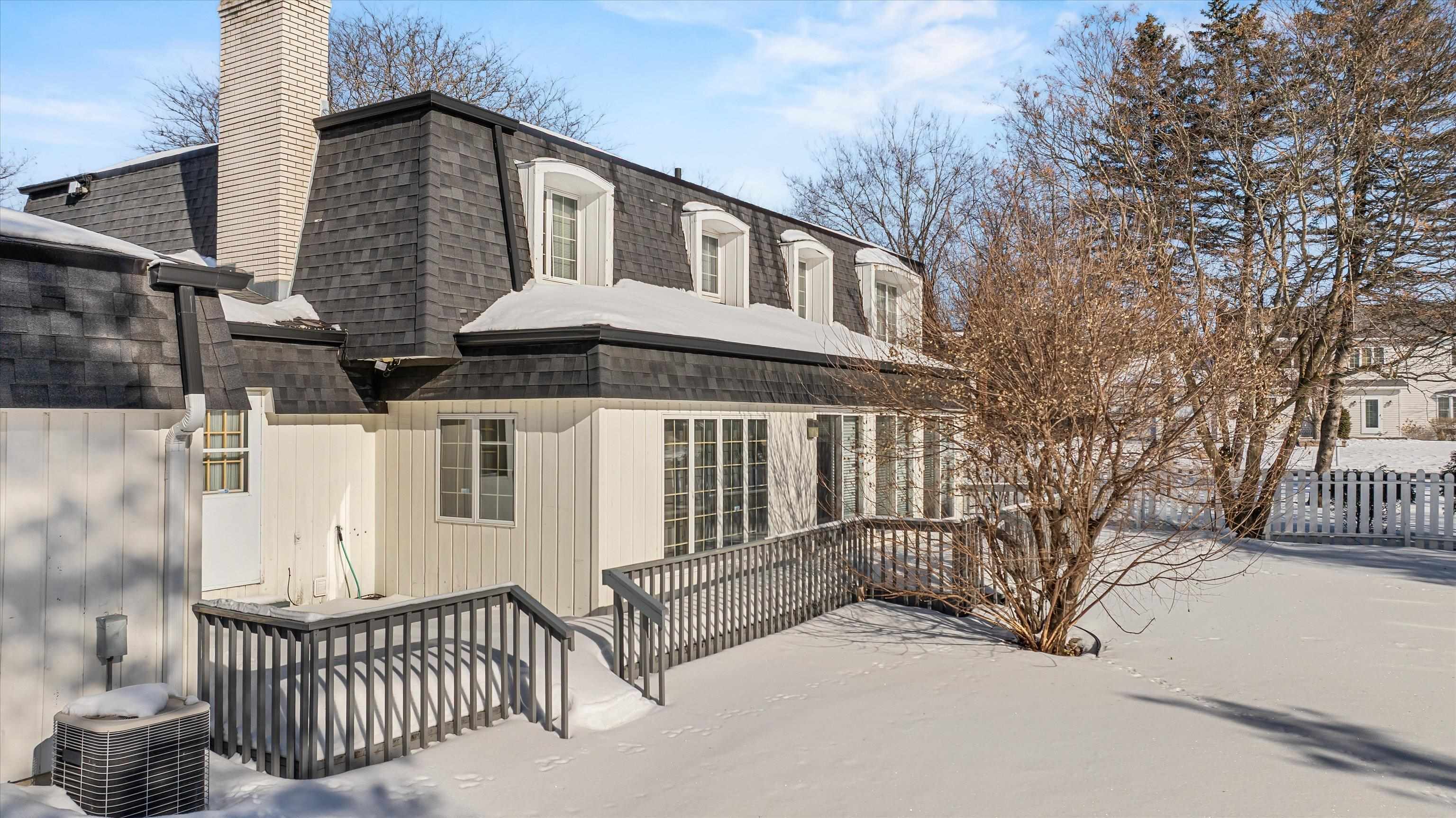 1002 W BLODGETT STREET, Marshfield, Wisconsin 54449, 4 Bedrooms Bedrooms, ,3 BathroomsBathrooms,Residential,For Sale,1002 W BLODGETT STREET,22600499