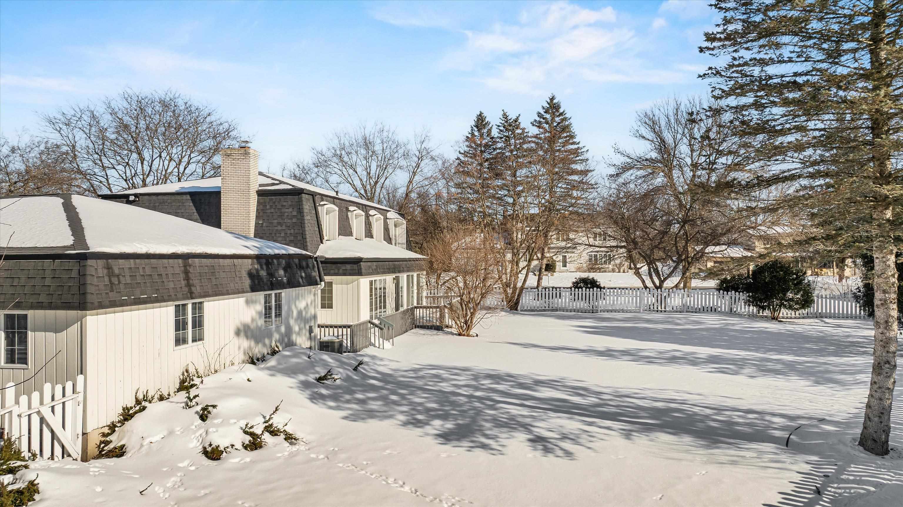 1002 W BLODGETT STREET, Marshfield, Wisconsin 54449, 4 Bedrooms Bedrooms, ,3 BathroomsBathrooms,Residential,For Sale,1002 W BLODGETT STREET,22600499