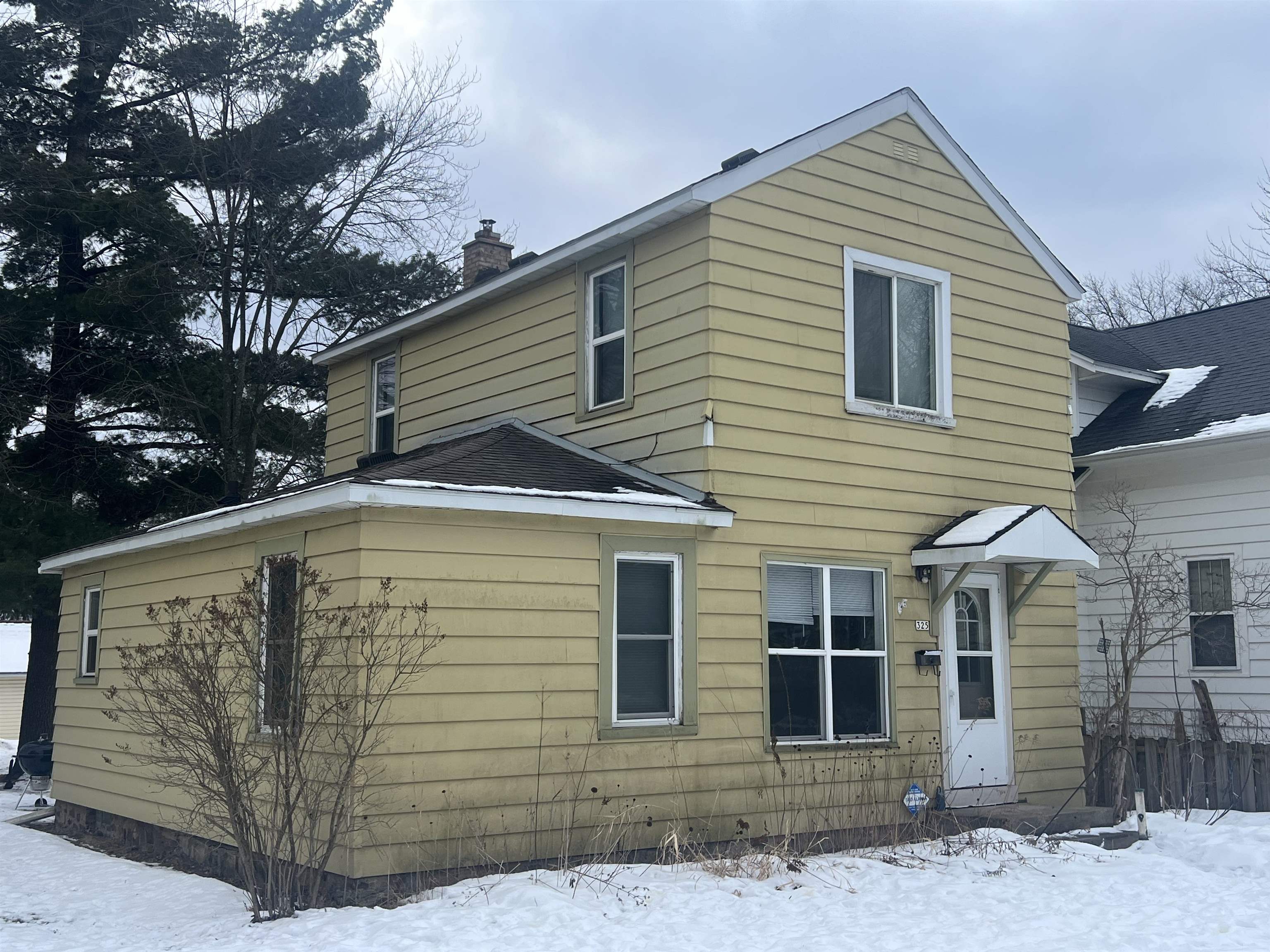 325 WASHINGTON AVENUE, Stevens Point, Wisconsin 54481, 3 Bedrooms Bedrooms, ,1 BathroomBathrooms,Residential,For Sale,325 WASHINGTON AVENUE,22600505