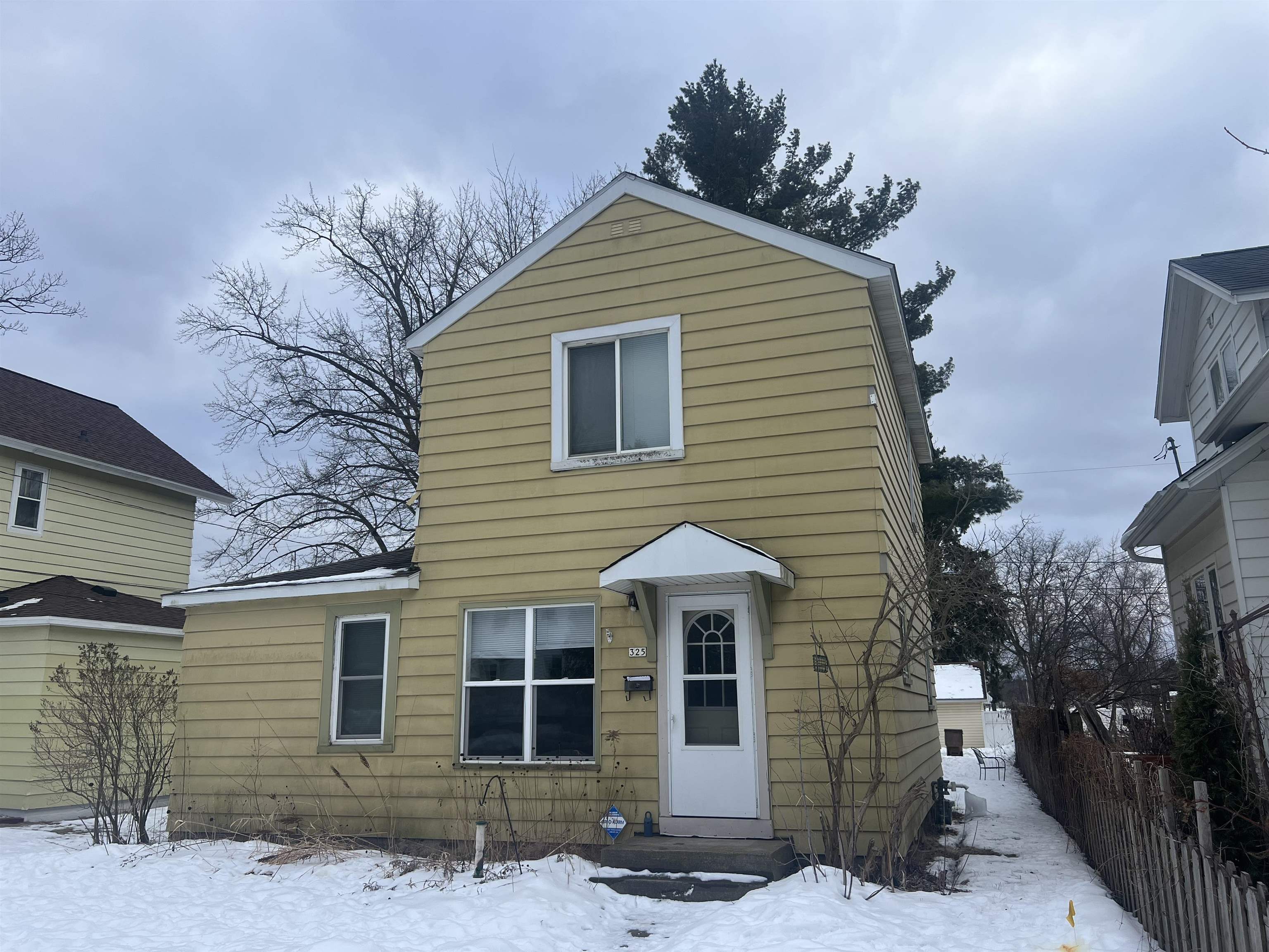 325 WASHINGTON AVENUE, Stevens Point, Wisconsin 54481, 3 Bedrooms Bedrooms, ,1 BathroomBathrooms,Residential,For Sale,325 WASHINGTON AVENUE,22600505