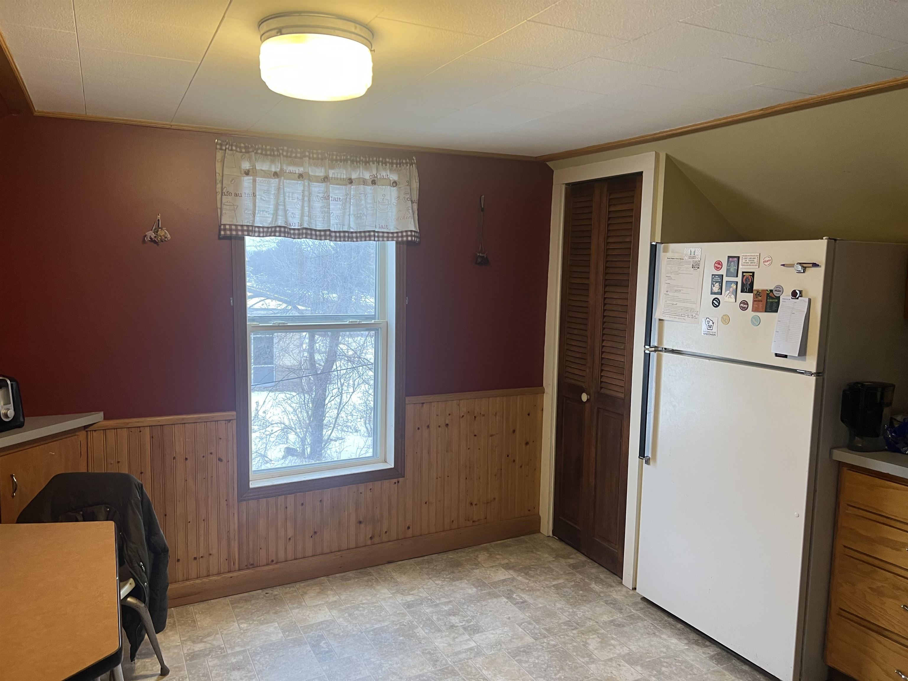 2901 MICHIGAN AVENUE, Stevens Point, Wisconsin 54481, 5 Bedrooms Bedrooms, ,2 BathroomsBathrooms,Residential,For Sale,2901 MICHIGAN AVENUE,22600507