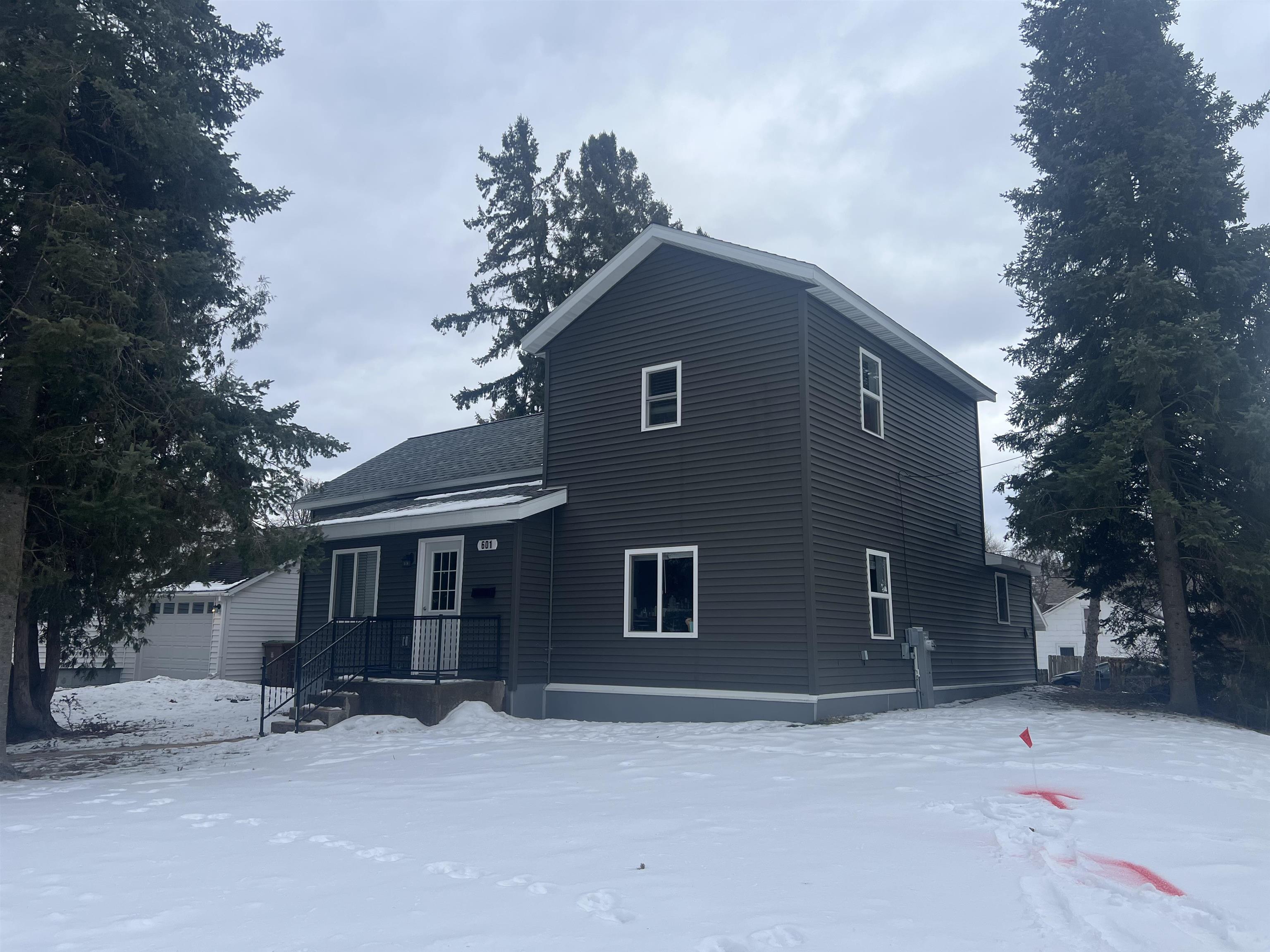 601 5TH AVENUE, Stevens Point, Wisconsin 54481, 2 Bedrooms Bedrooms, ,1 BathroomBathrooms,Residential,For Sale,601 5TH AVENUE,22600508