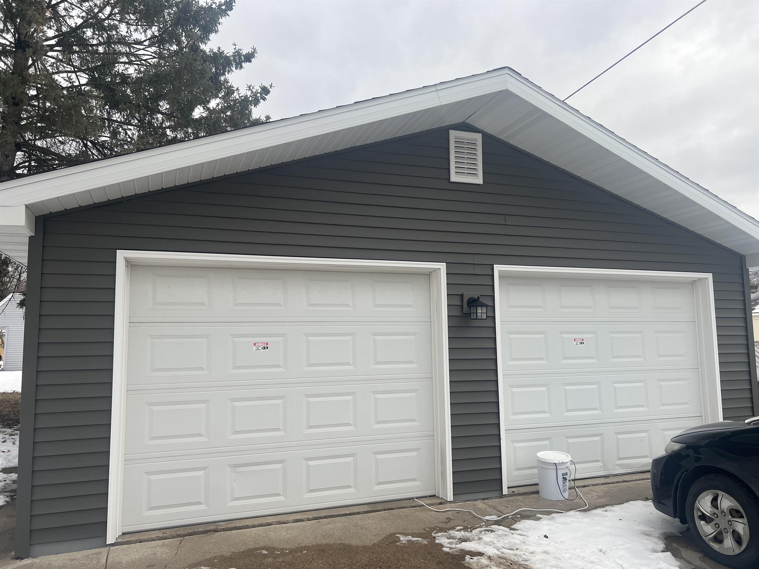 601 5TH AVENUE, Stevens Point, Wisconsin 54481, 2 Bedrooms Bedrooms, ,1 BathroomBathrooms,Residential,For Sale,601 5TH AVENUE,22600508