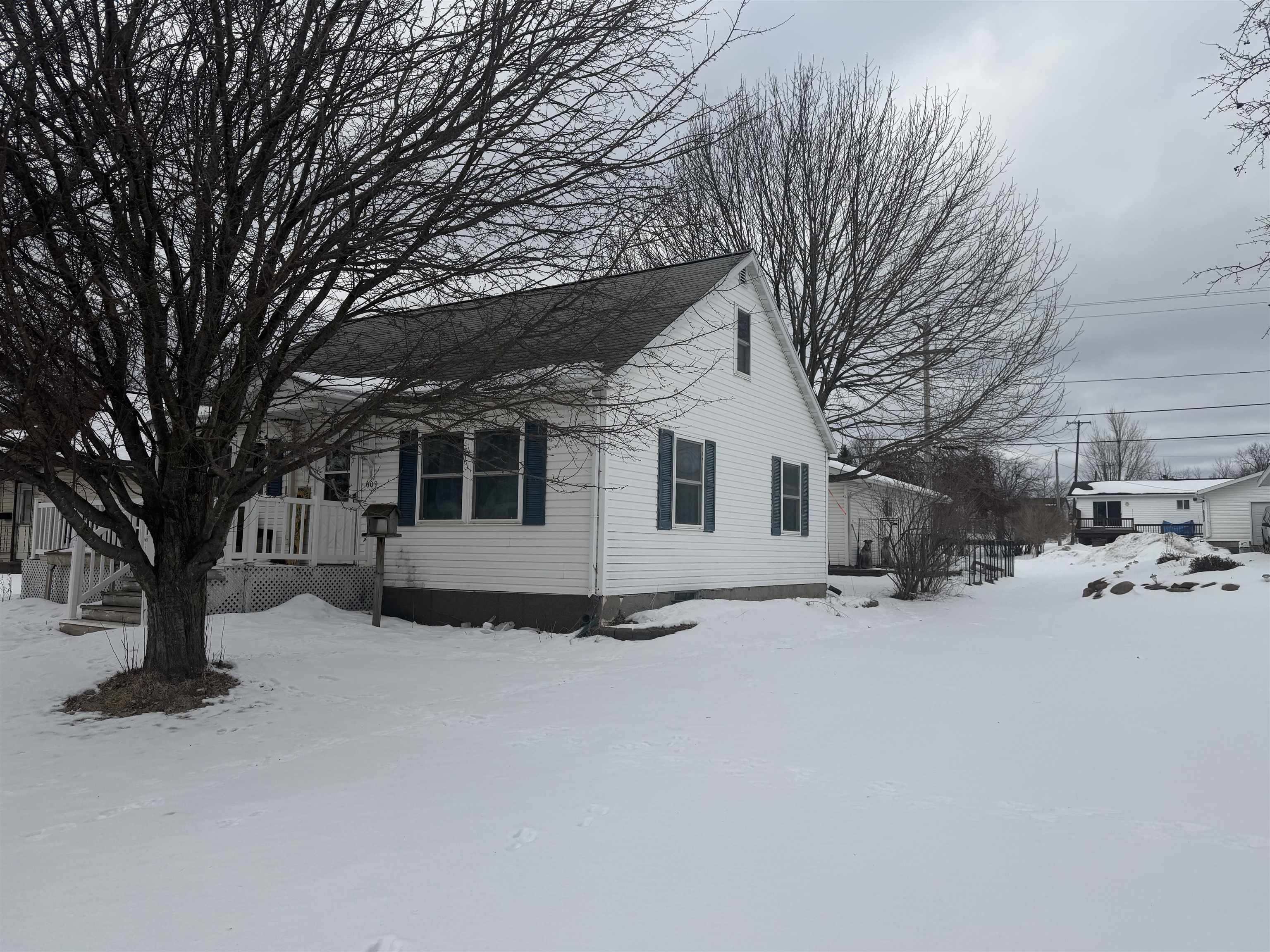 609 W MINER AVENUE, Ladysmith, Wisconsin 54848, 3 Bedrooms Bedrooms, ,1 BathroomBathrooms,Residential,For Sale,609 W MINER AVENUE,22600515