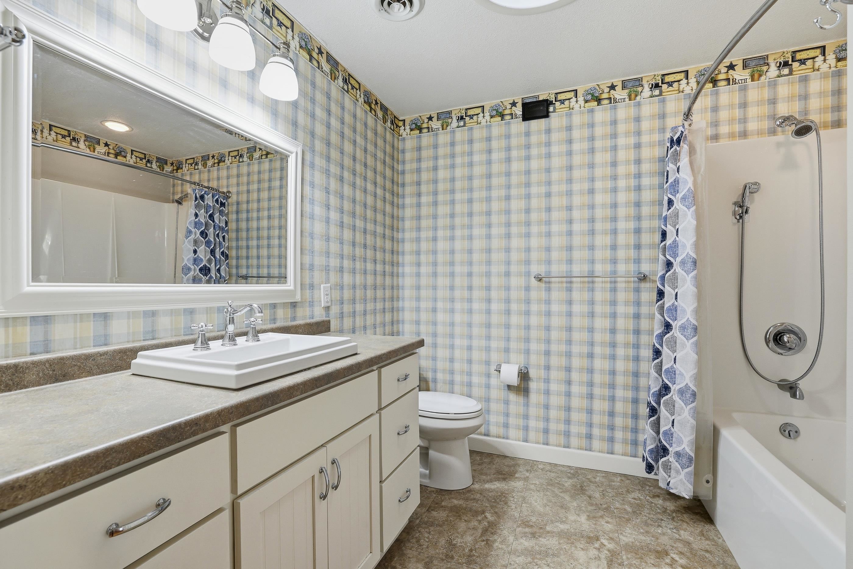 9071 ROBIN ROAD, Marshfield, Wisconsin 54449, 3 Bedrooms Bedrooms, ,2 BathroomsBathrooms,Residential,For Sale,9071 ROBIN ROAD,22600520