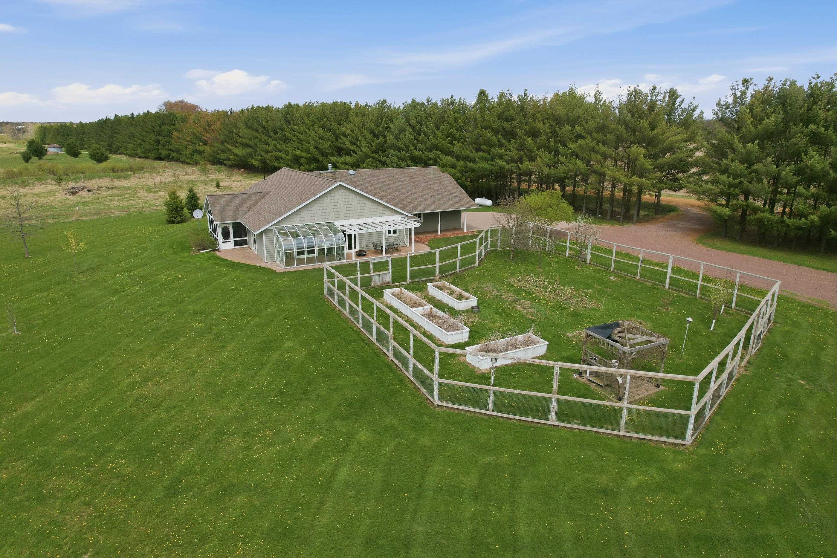 9071 ROBIN ROAD, Marshfield, Wisconsin 54449, 3 Bedrooms Bedrooms, ,2 BathroomsBathrooms,Residential,For Sale,9071 ROBIN ROAD,22600520