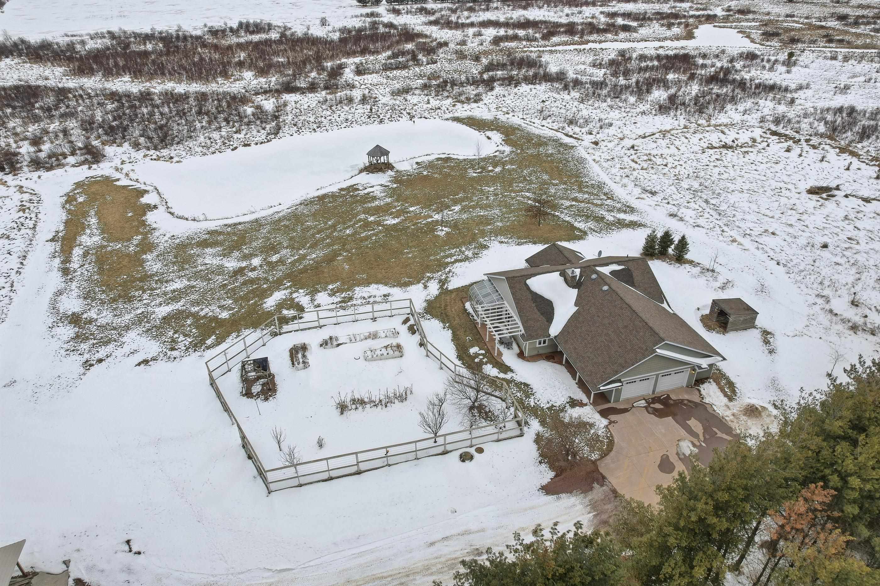 9071 ROBIN ROAD, Marshfield, Wisconsin 54449, 3 Bedrooms Bedrooms, ,2 BathroomsBathrooms,Residential,For Sale,9071 ROBIN ROAD,22600520