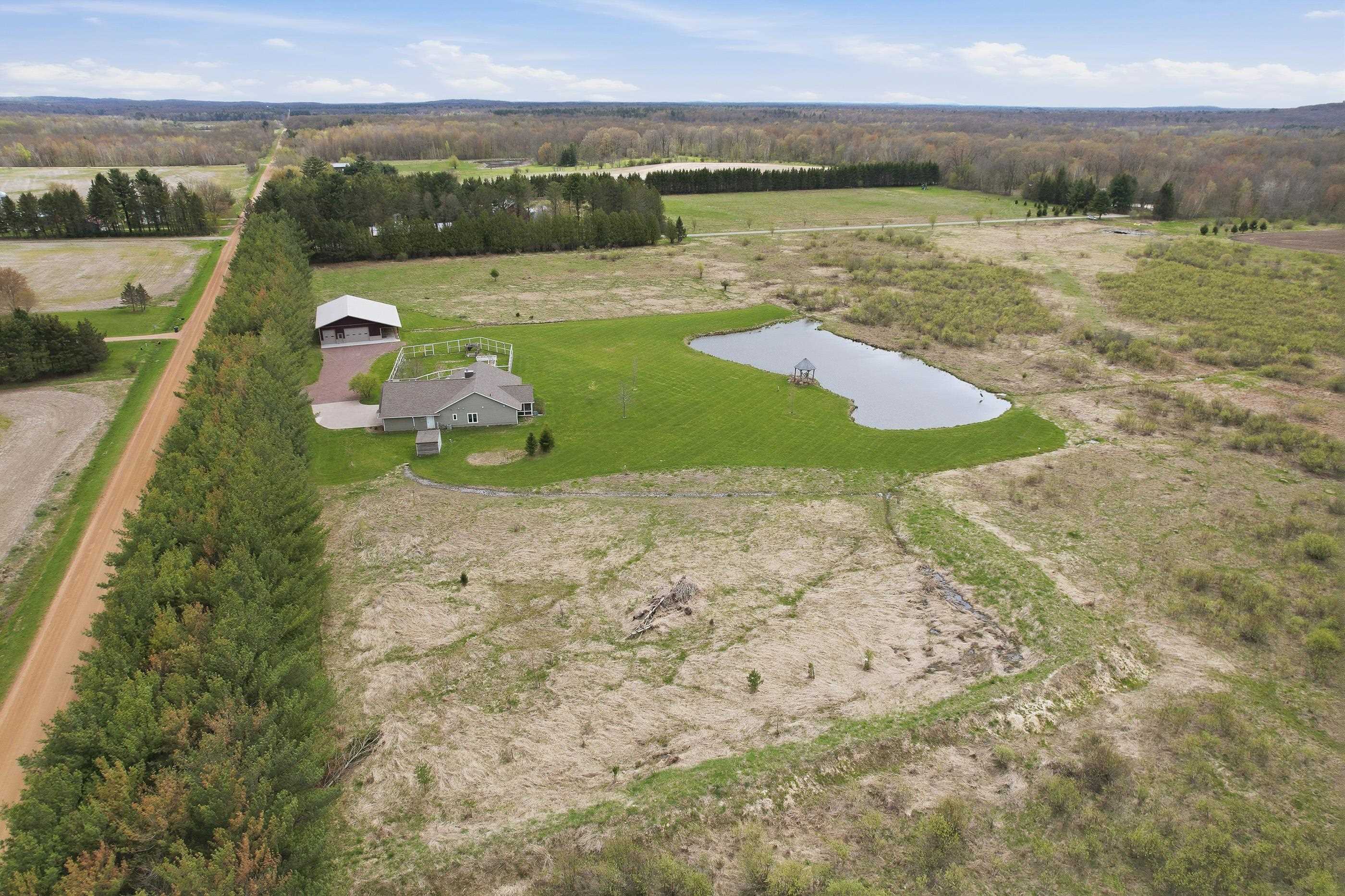 9071 ROBIN ROAD, Marshfield, Wisconsin 54449, 3 Bedrooms Bedrooms, ,2 BathroomsBathrooms,Residential,For Sale,9071 ROBIN ROAD,22600520