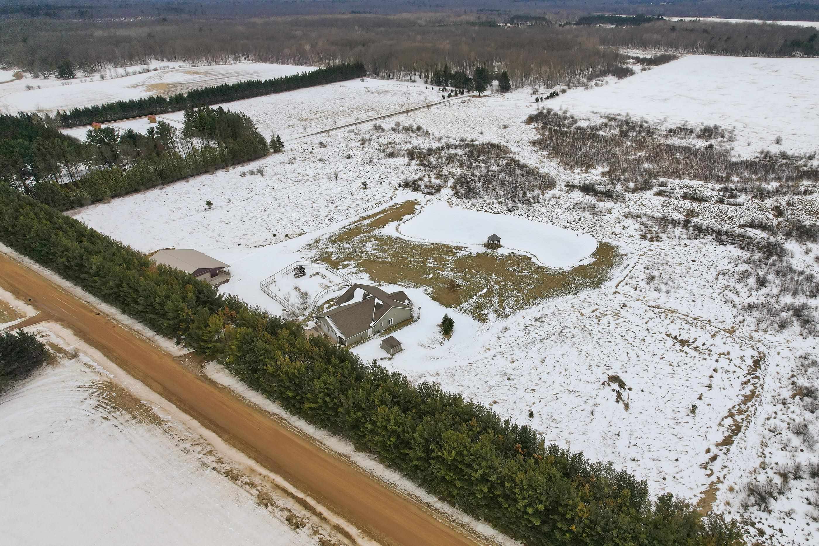 9071 ROBIN ROAD, Marshfield, Wisconsin 54449, 3 Bedrooms Bedrooms, ,2 BathroomsBathrooms,Residential,For Sale,9071 ROBIN ROAD,22600520