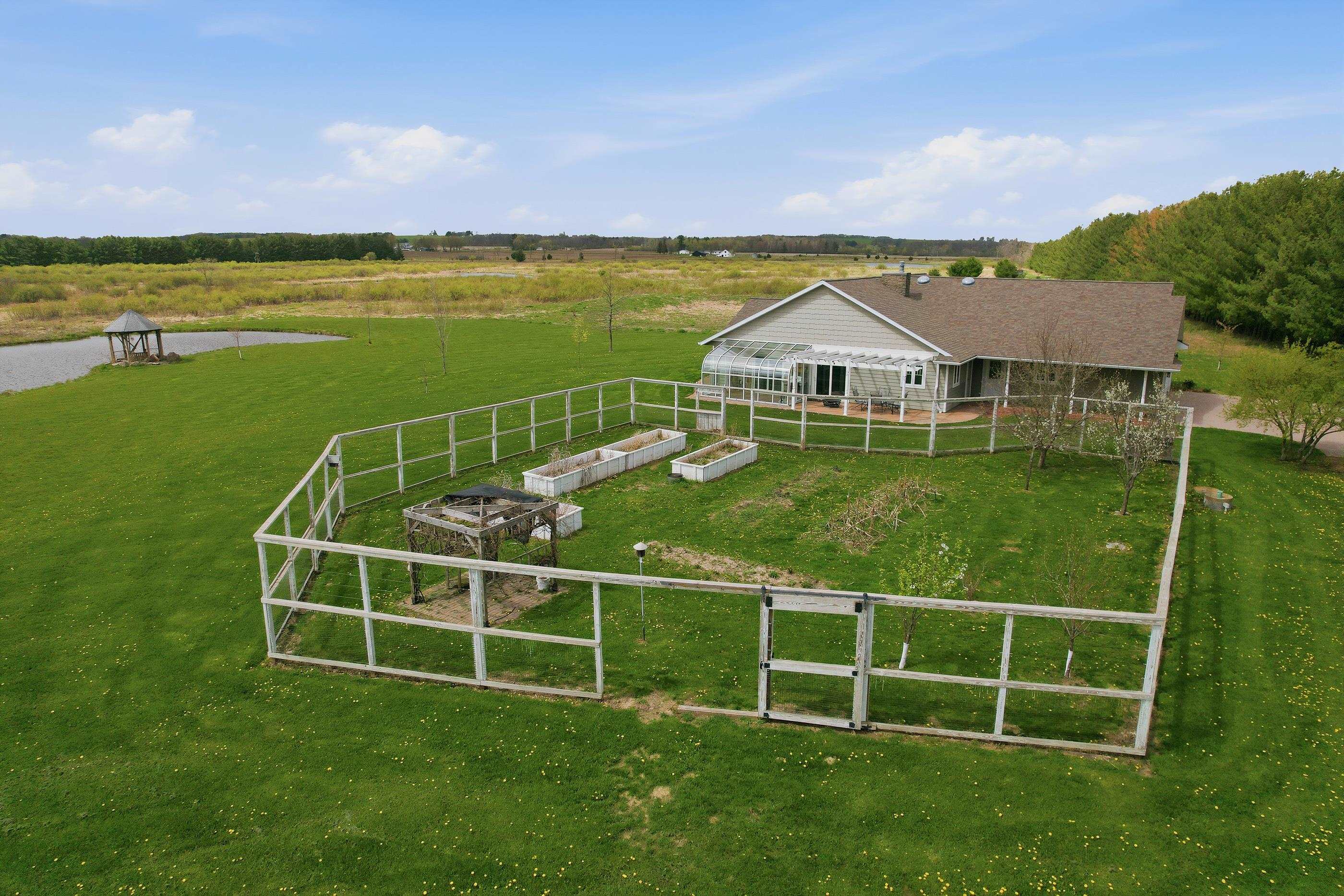 9071 ROBIN ROAD, Marshfield, Wisconsin 54449, 3 Bedrooms Bedrooms, ,2 BathroomsBathrooms,Residential,For Sale,9071 ROBIN ROAD,22600520